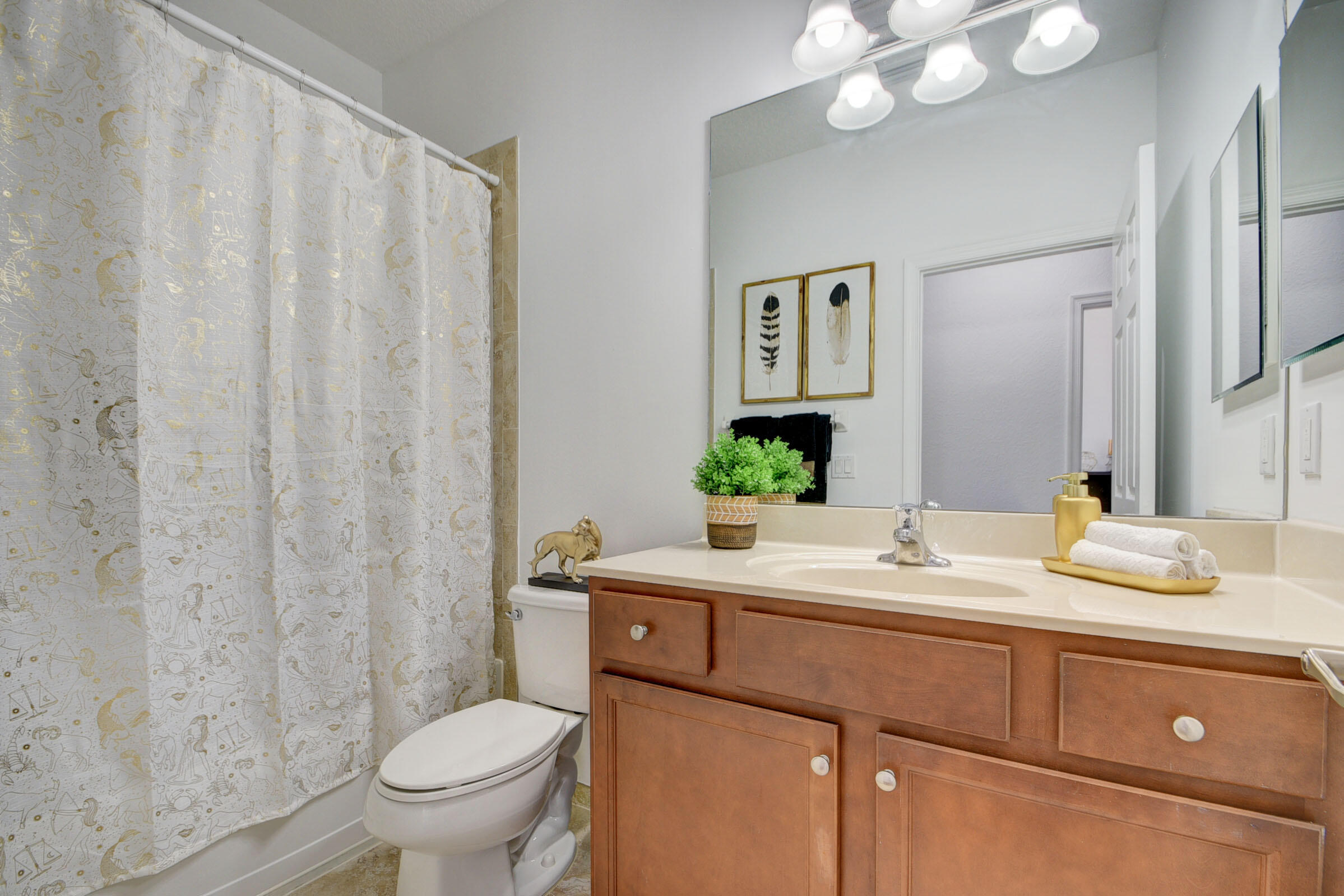 WELLINGTON PARC - Residential Lease