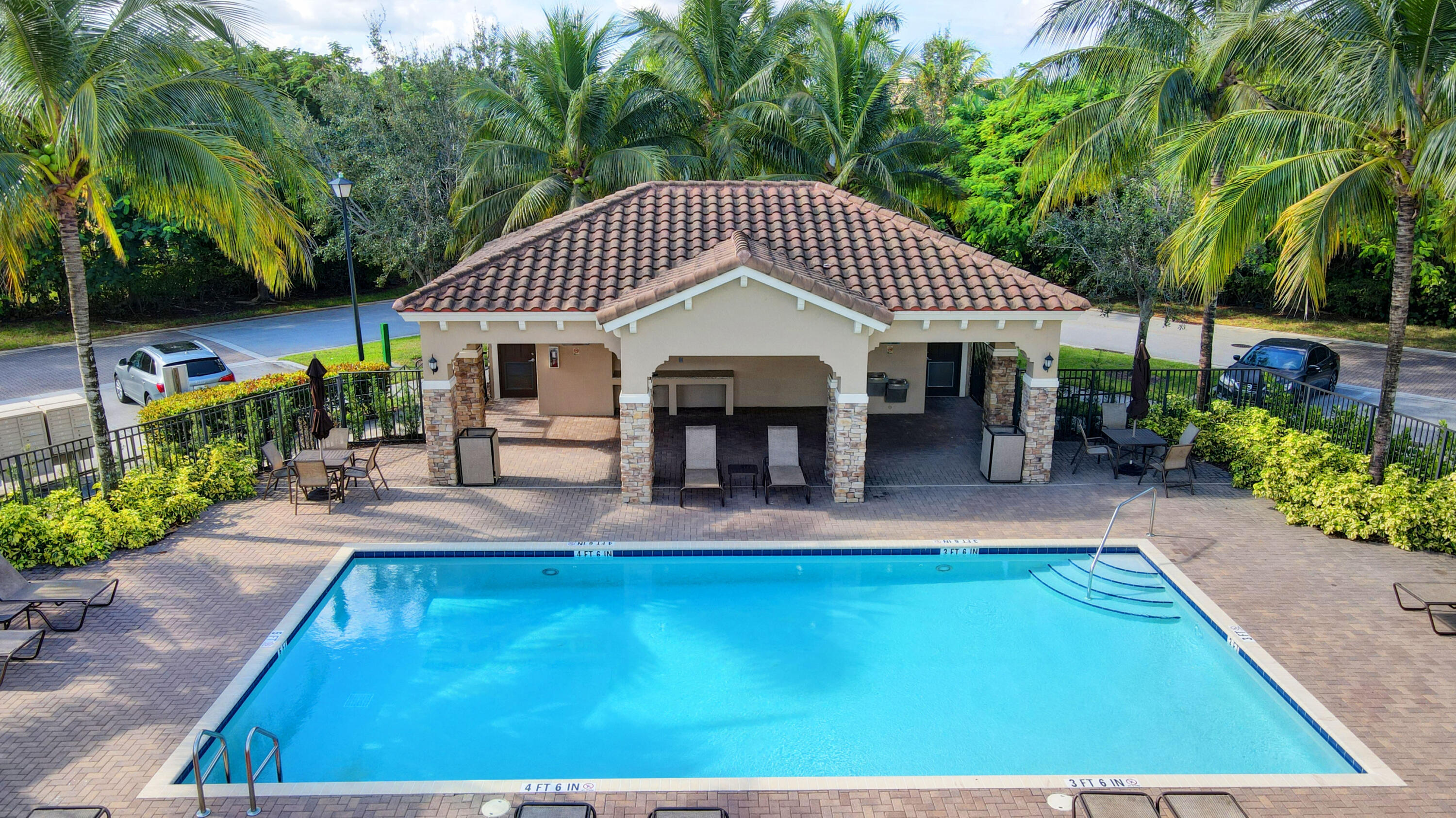 WELLINGTON PARC - Residential Lease