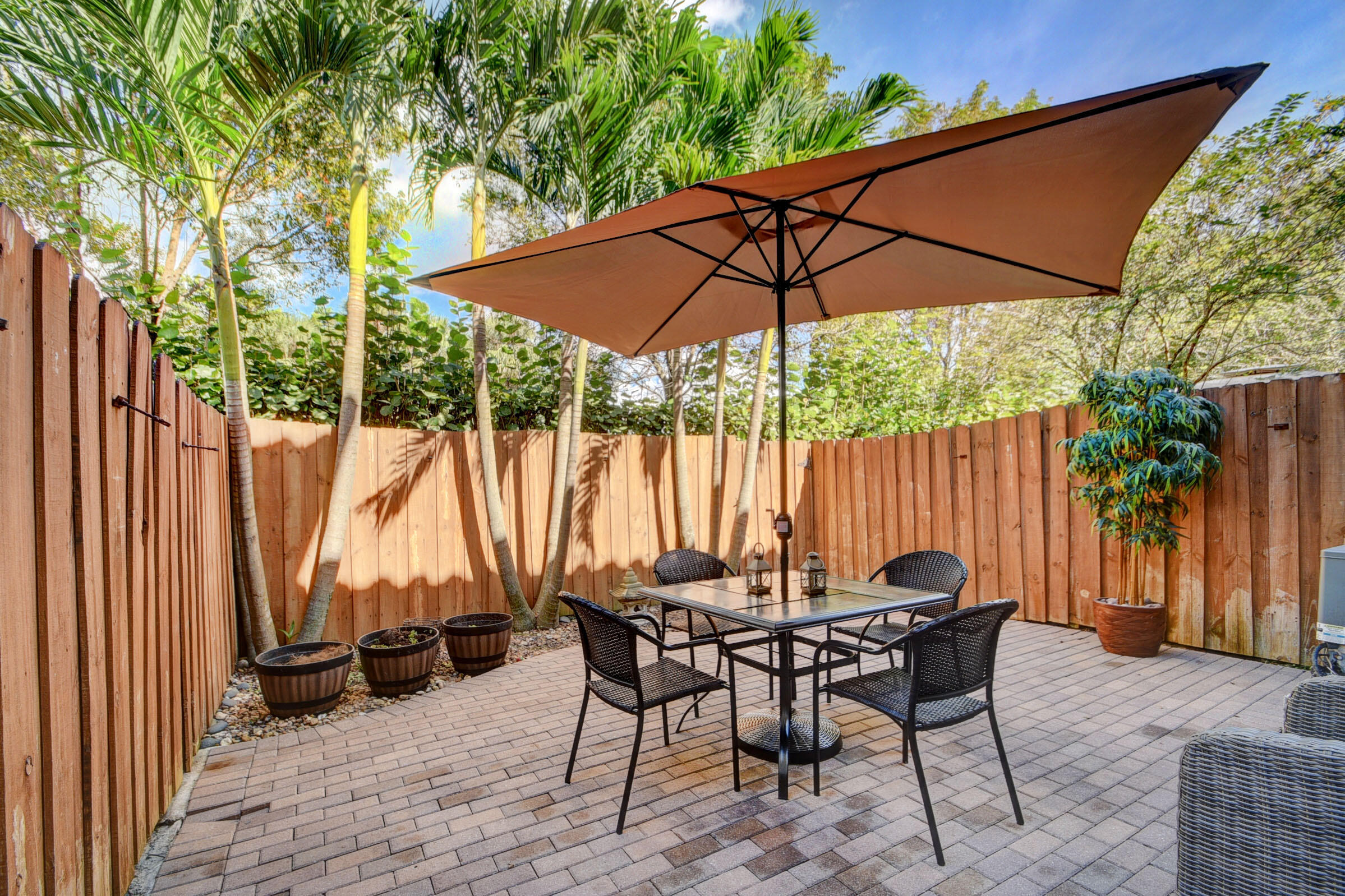 WELLINGTON PARC - Residential Lease