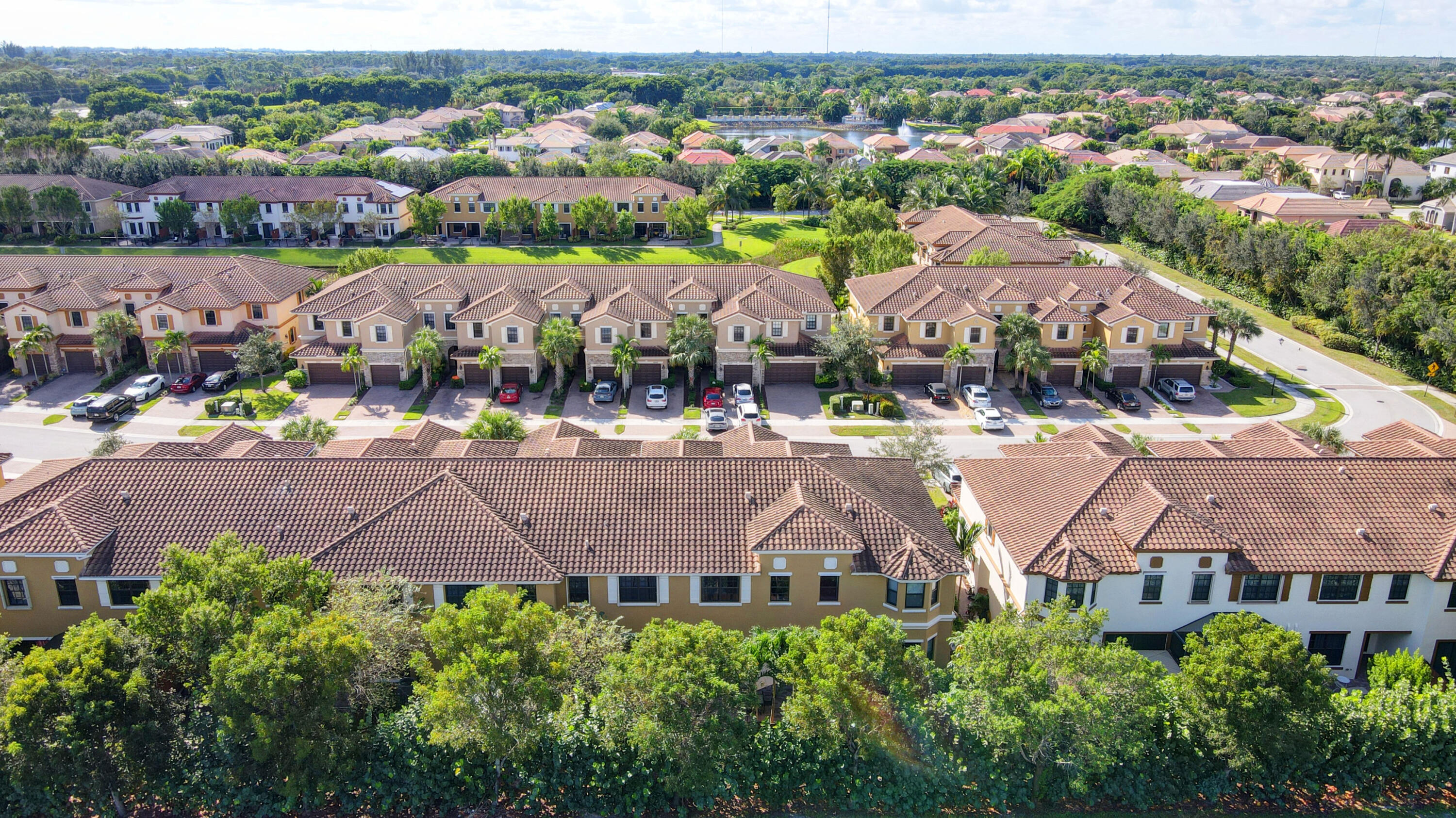 WELLINGTON PARC - Residential Lease