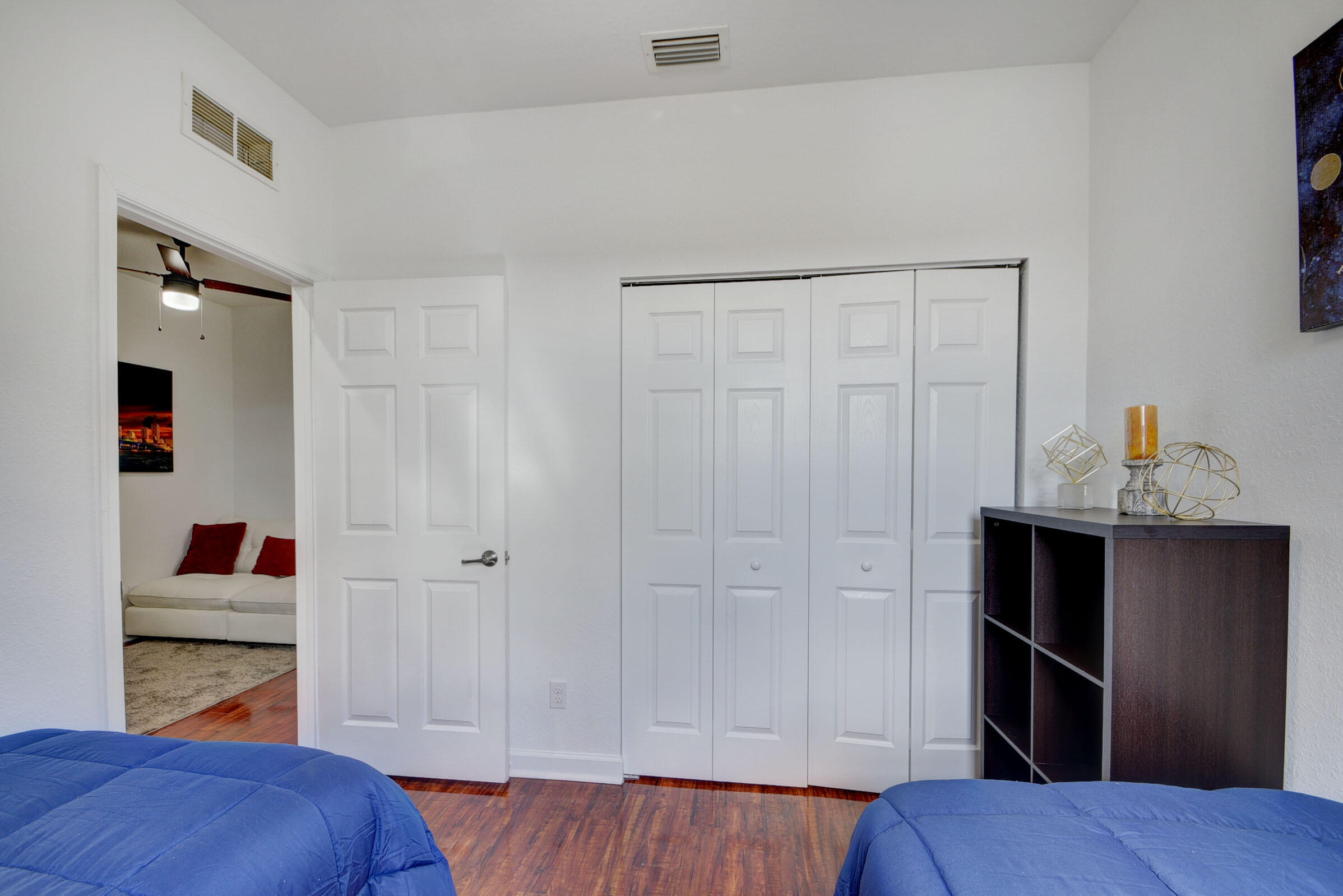 WELLINGTON PARC - Residential Lease