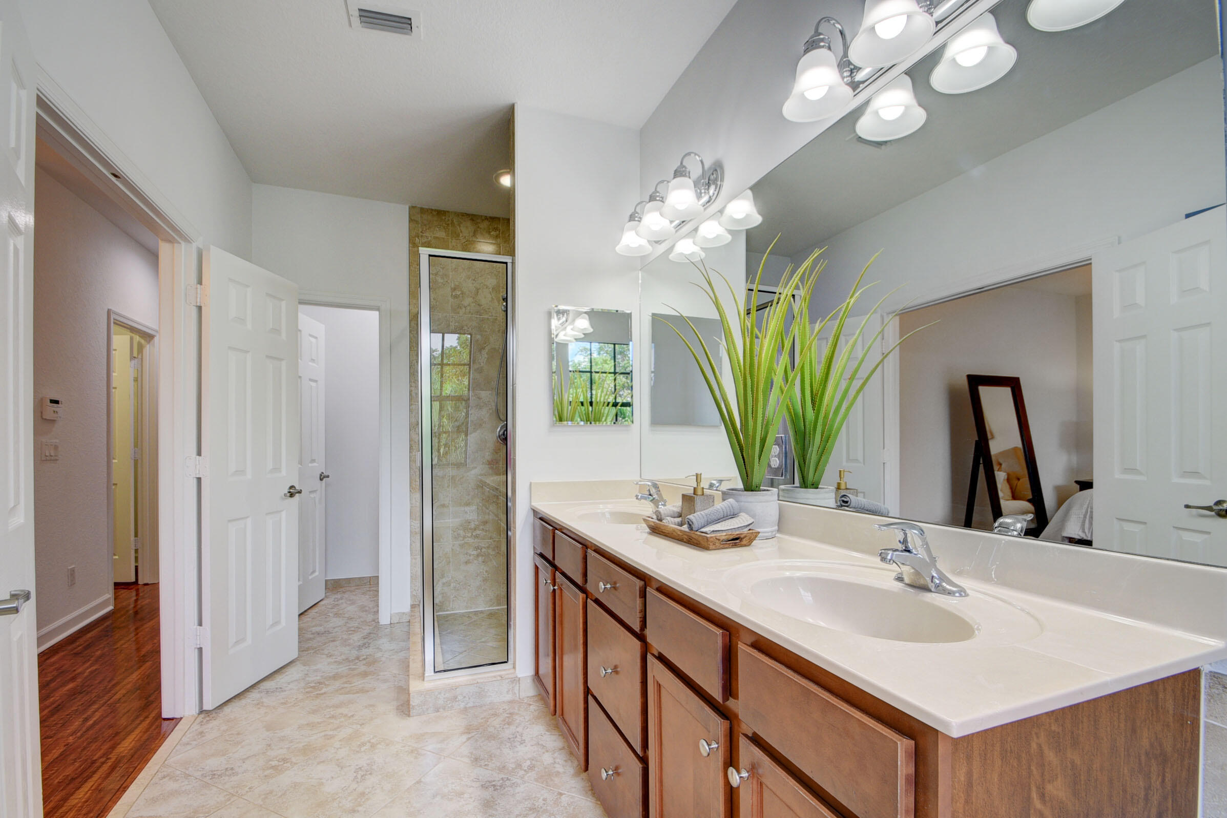 WELLINGTON PARC - Residential Lease