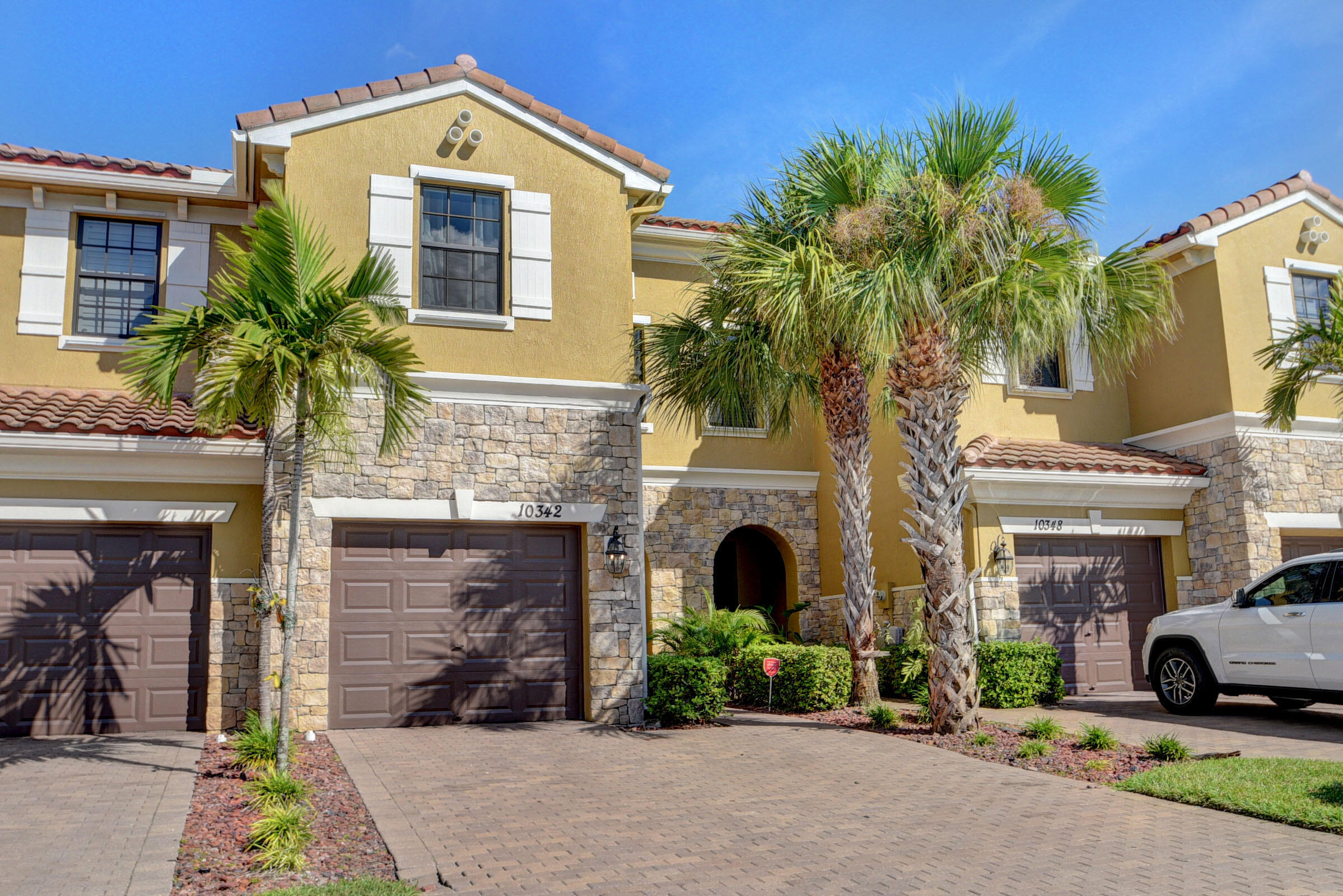 WELLINGTON PARC - Residential Lease