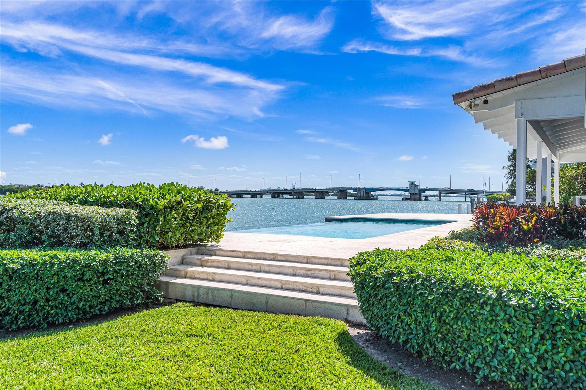 Bay Crest SE Point Lot - Residential