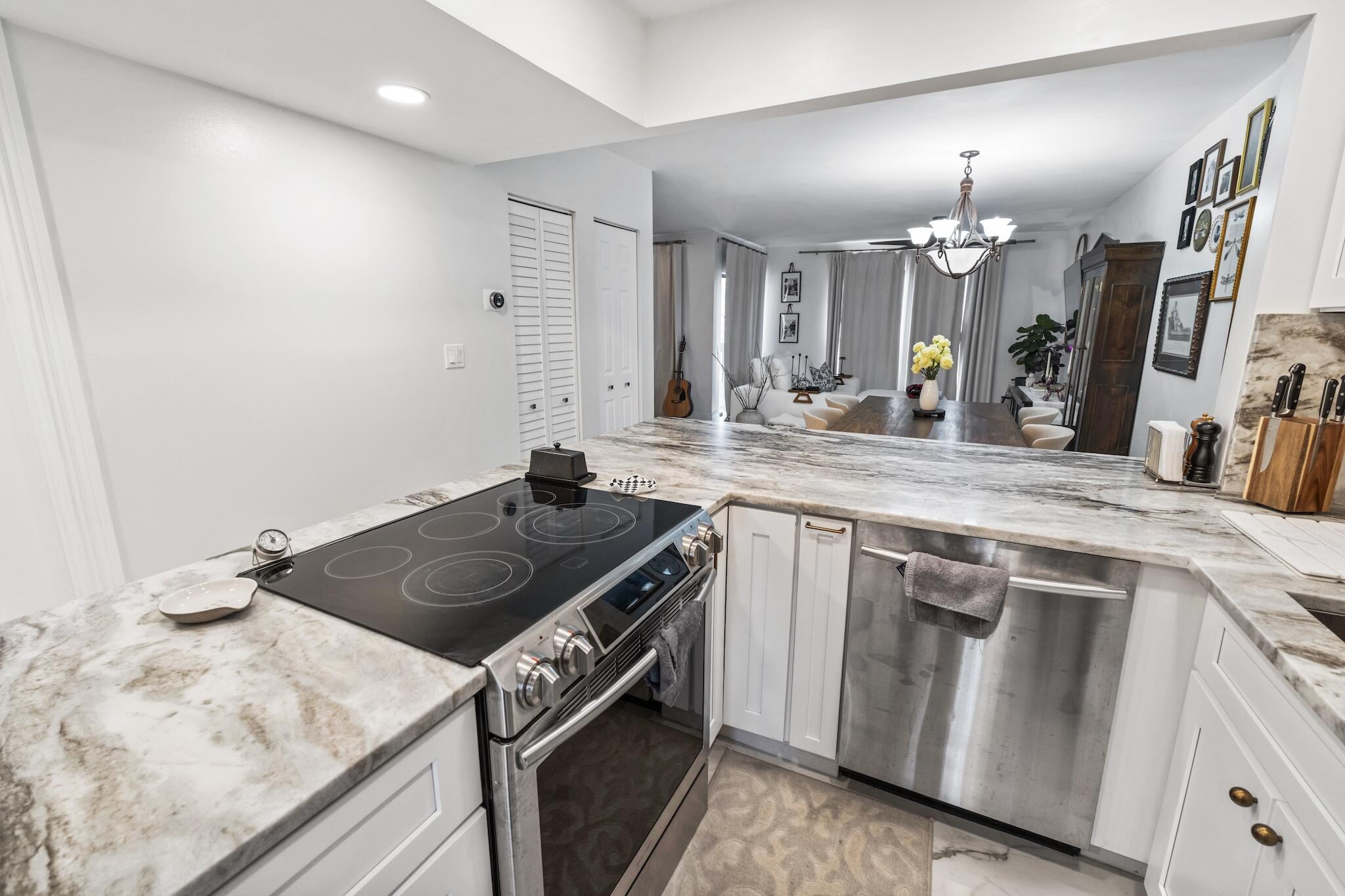 MANARANDA VILLAGE CONDO - Residential