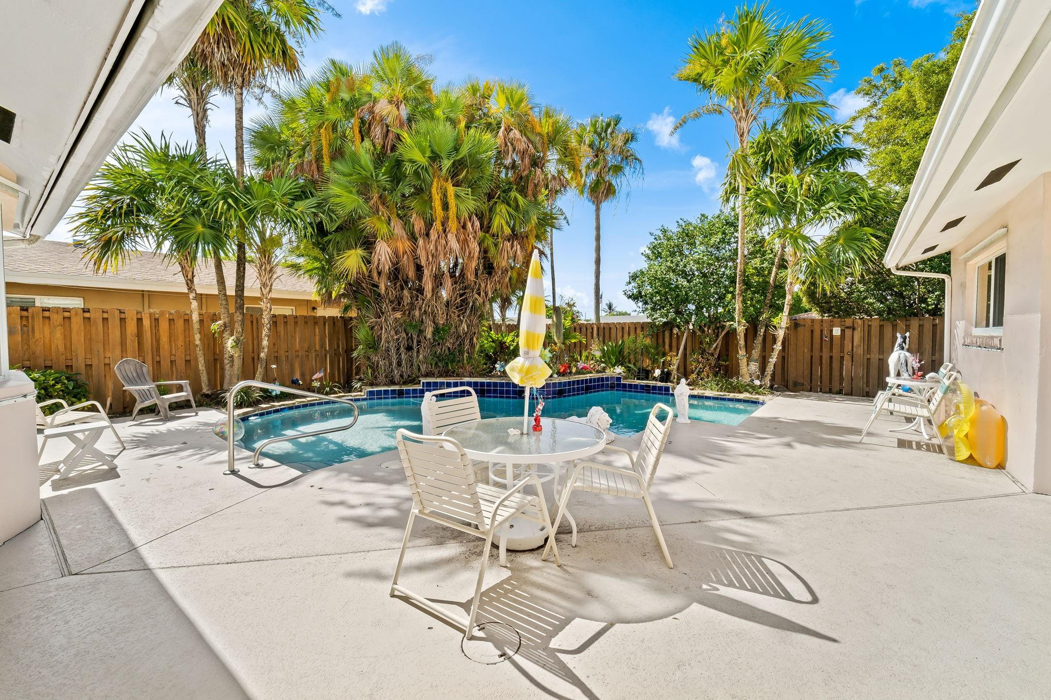 CORAL RIDGE ISLES - Residential Income