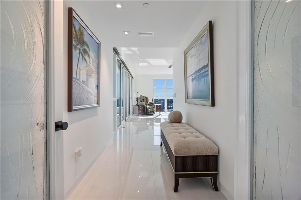 Las Olas Beach Club - Residential
