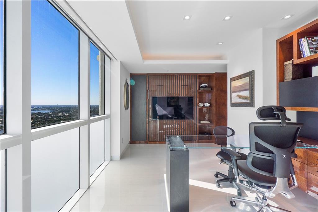 Las Olas Beach Club - Residential