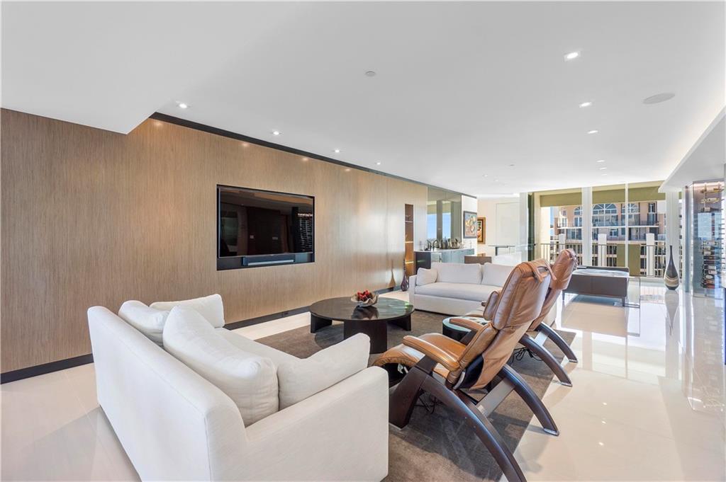 Las Olas Beach Club - Residential