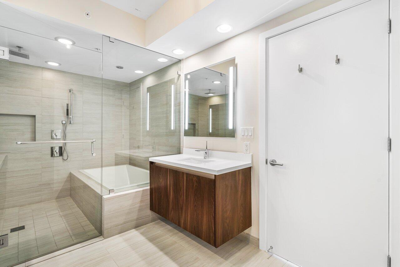 RIVA CONDOMINIUM - Residential