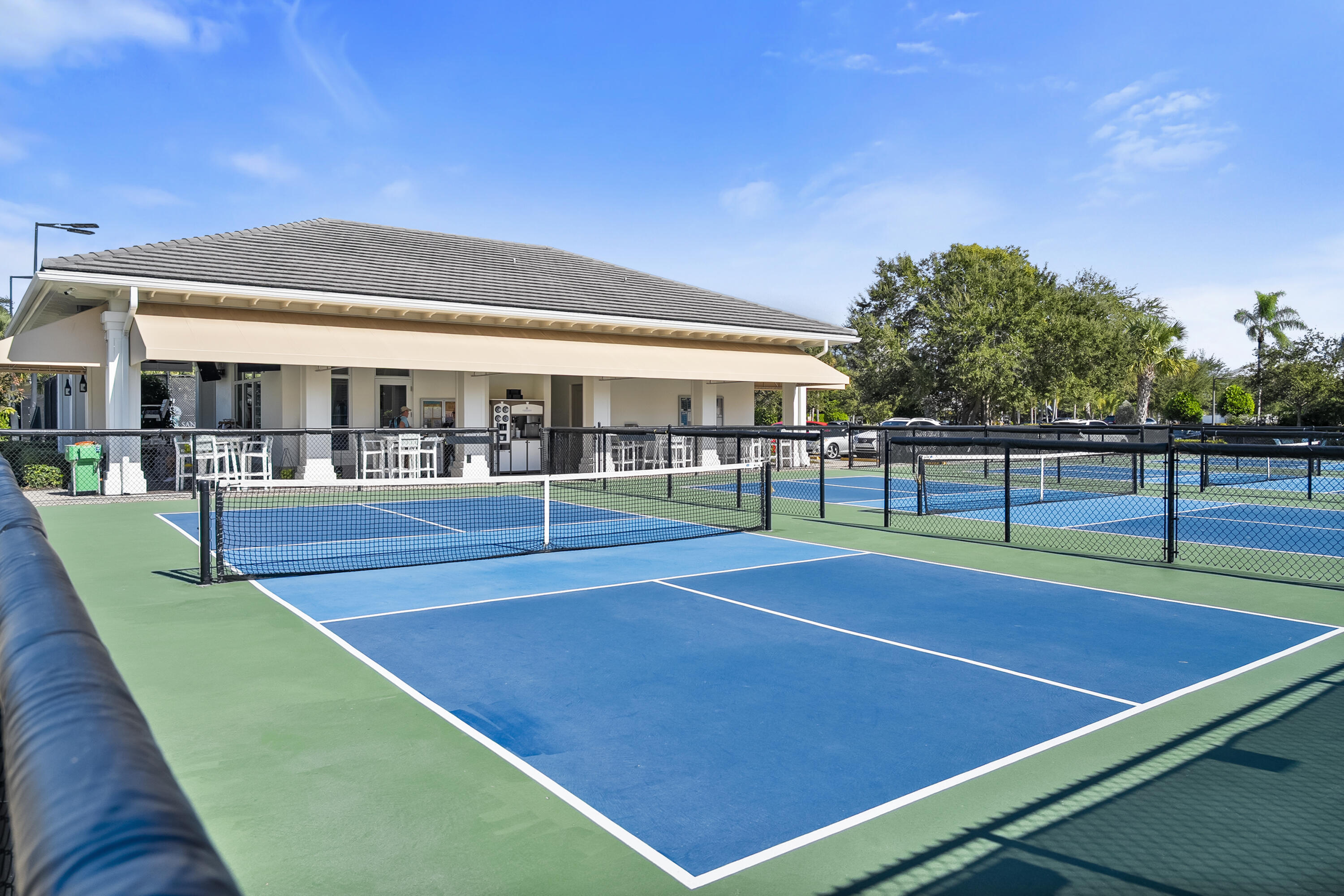 FOXCROSS IN MARINER SANDS - Residential