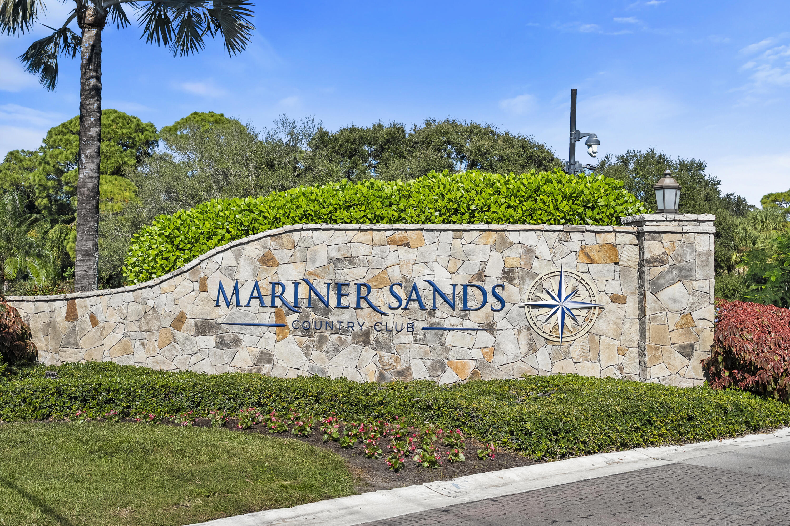 FOXCROSS IN MARINER SANDS - Residential