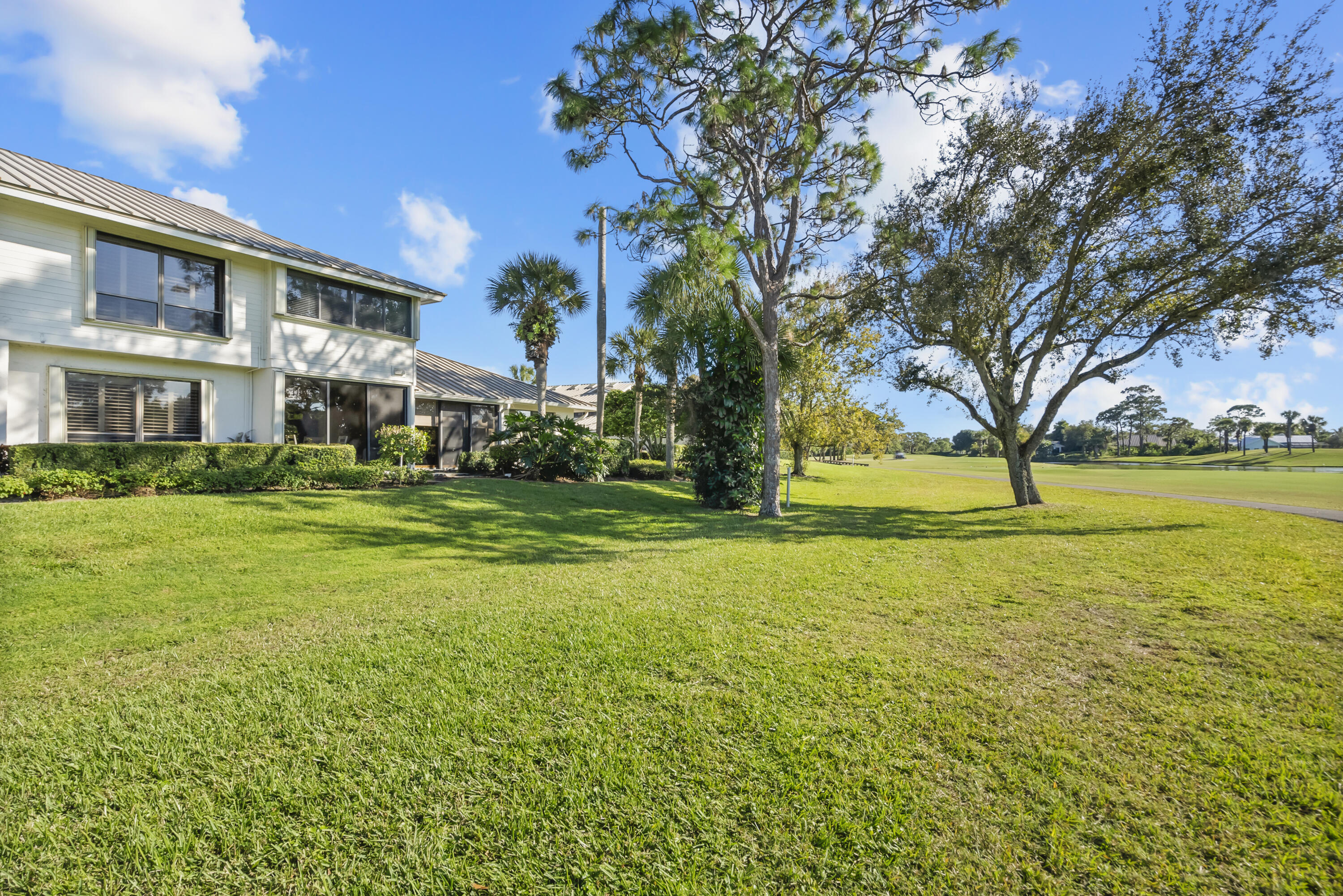 FOXCROSS IN MARINER SANDS - Residential