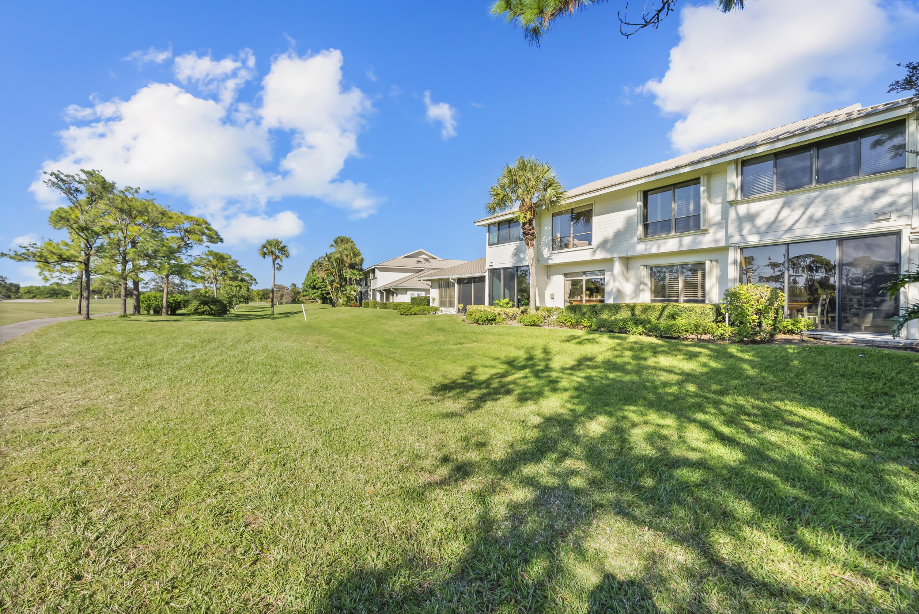 FOXCROSS IN MARINER SANDS - Residential