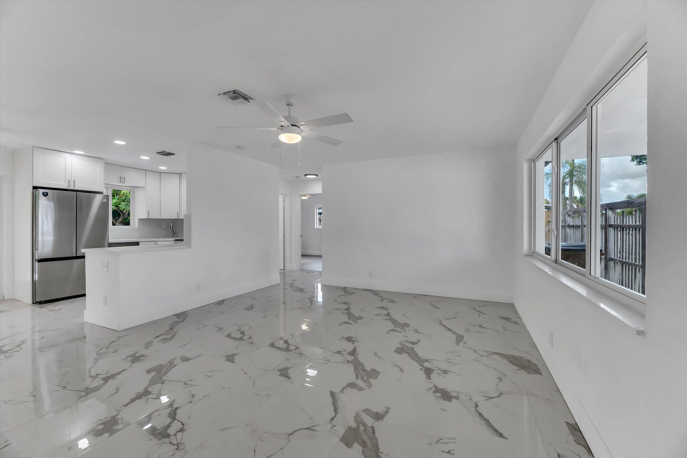 CORAL MANOR - Residential