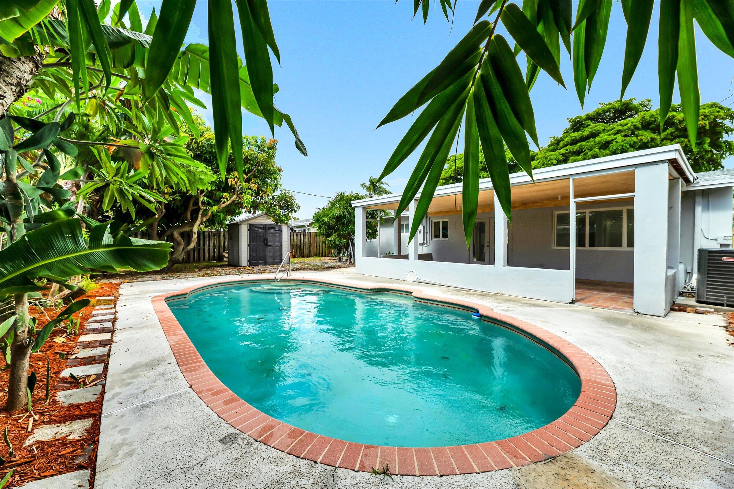 CORAL MANOR - Residential