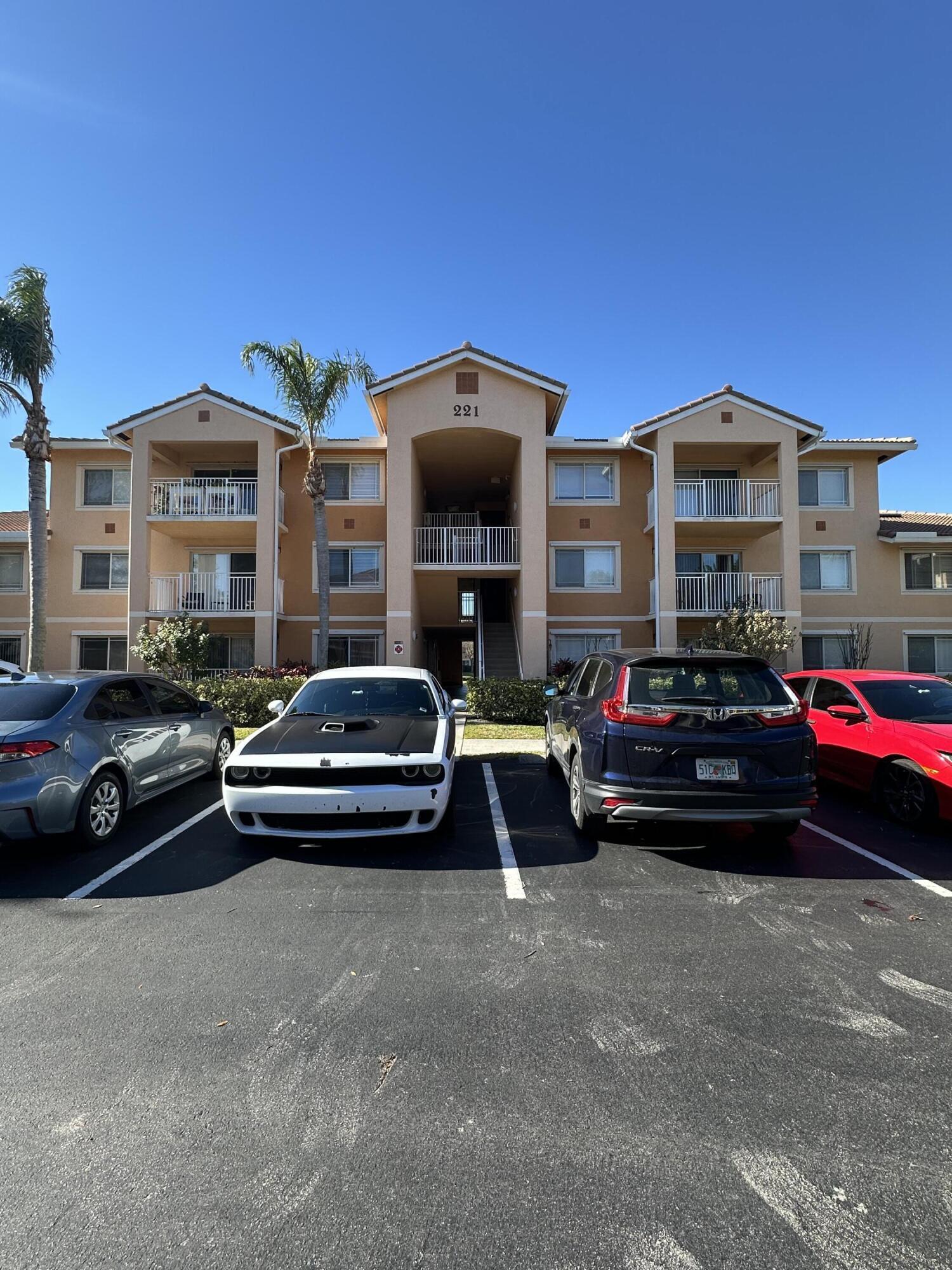 spacious two-bedroom two baths with vaulted ceilings on 3rd floor, new carpet, new paint throughout, granite counters in kitchen with and bathrooms, stainless steel appliances, kitchen has lots of space, washer and dryer, rent includes water and sewer, located in gated community with resort style amenities. close to shopping, restaurants and great for commuters. close to I-95.  TENANT OCCUIPED LEASE TILL APRIL 2027 APPOINTMENT ONLY