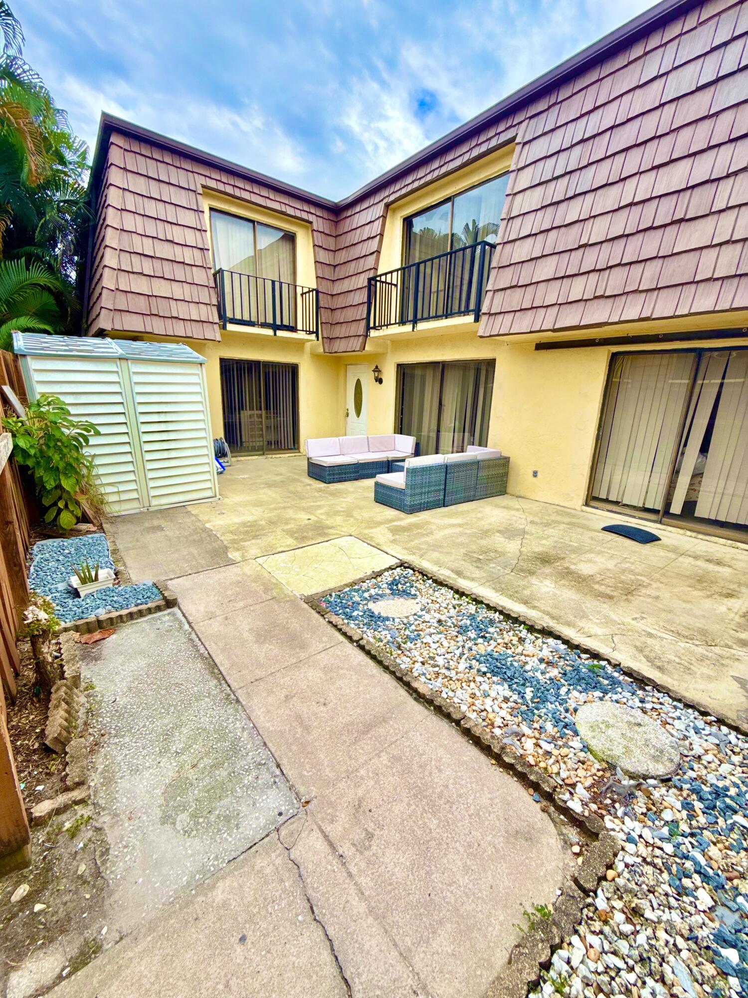 SPRINGDALE HOMES - Residential