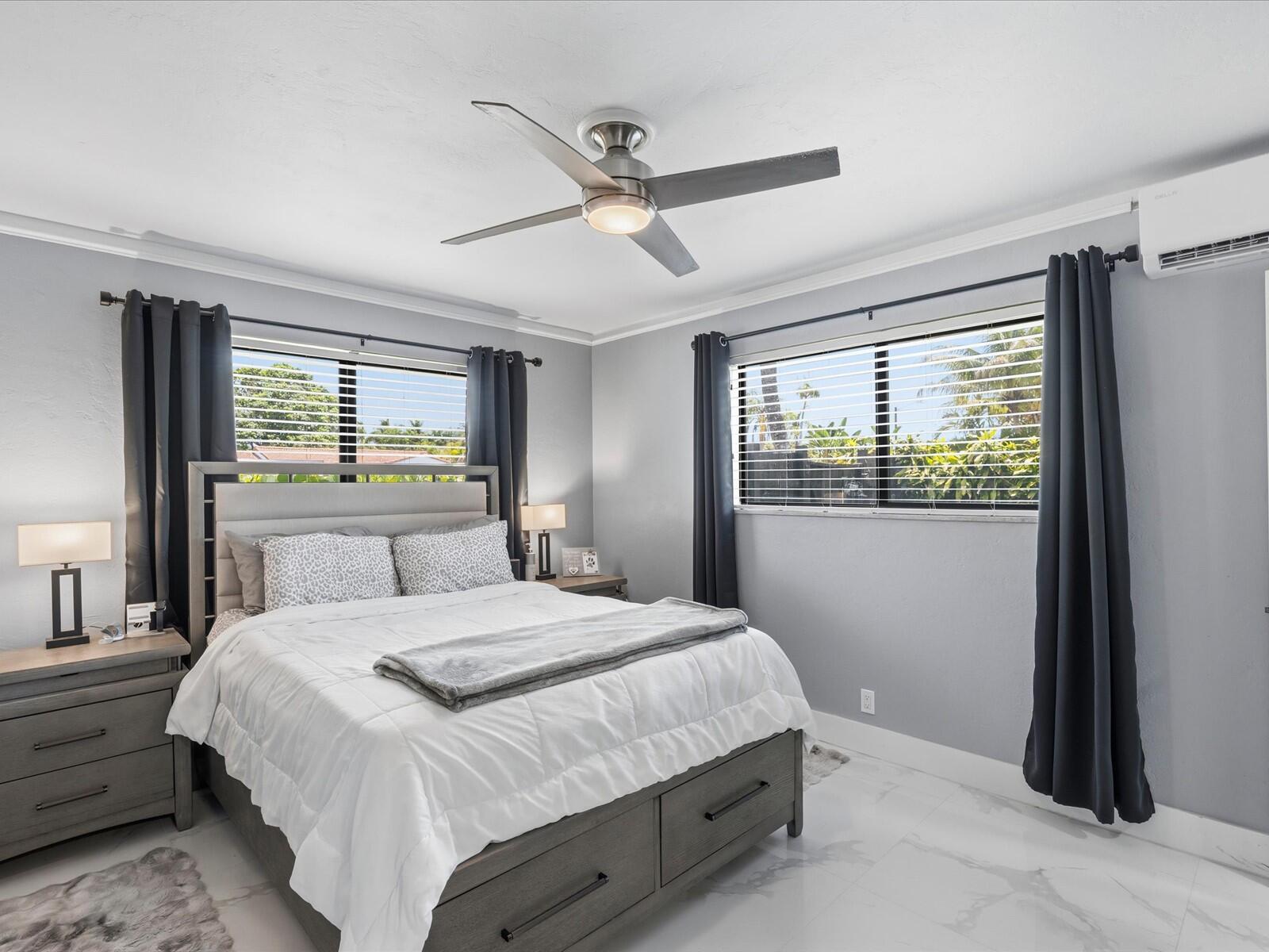 HOLLYWOOD LITTLE RANCHES - Residential