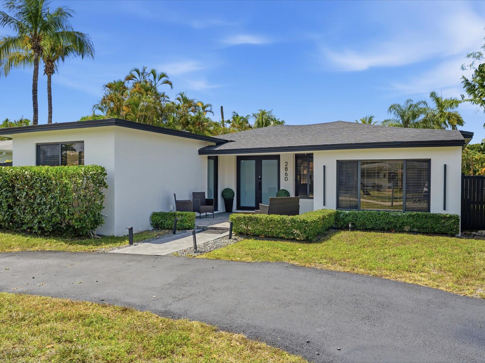 HOLLYWOOD LITTLE RANCHES - Residential