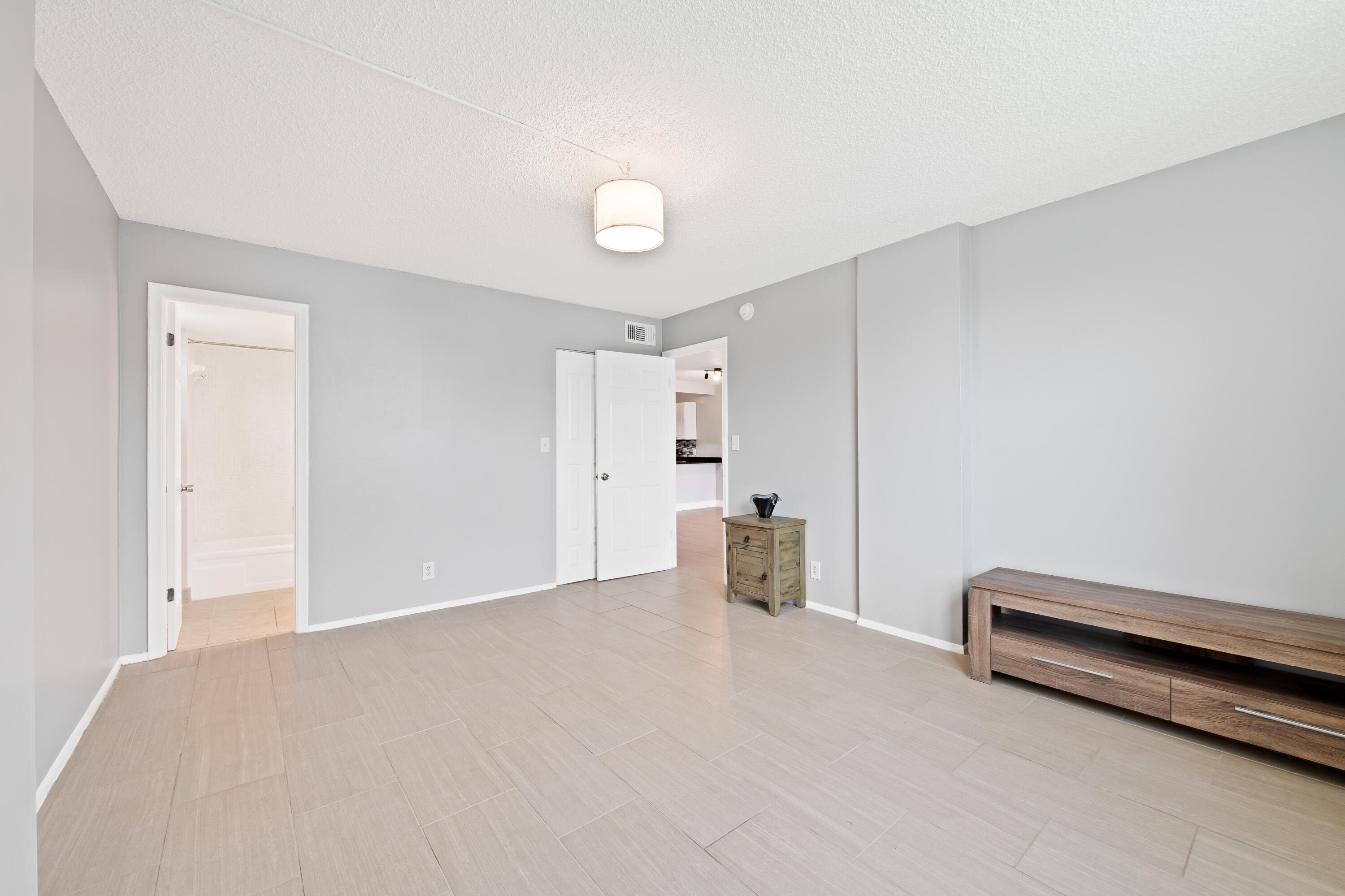 ROYAL PARK CONDO - Residential