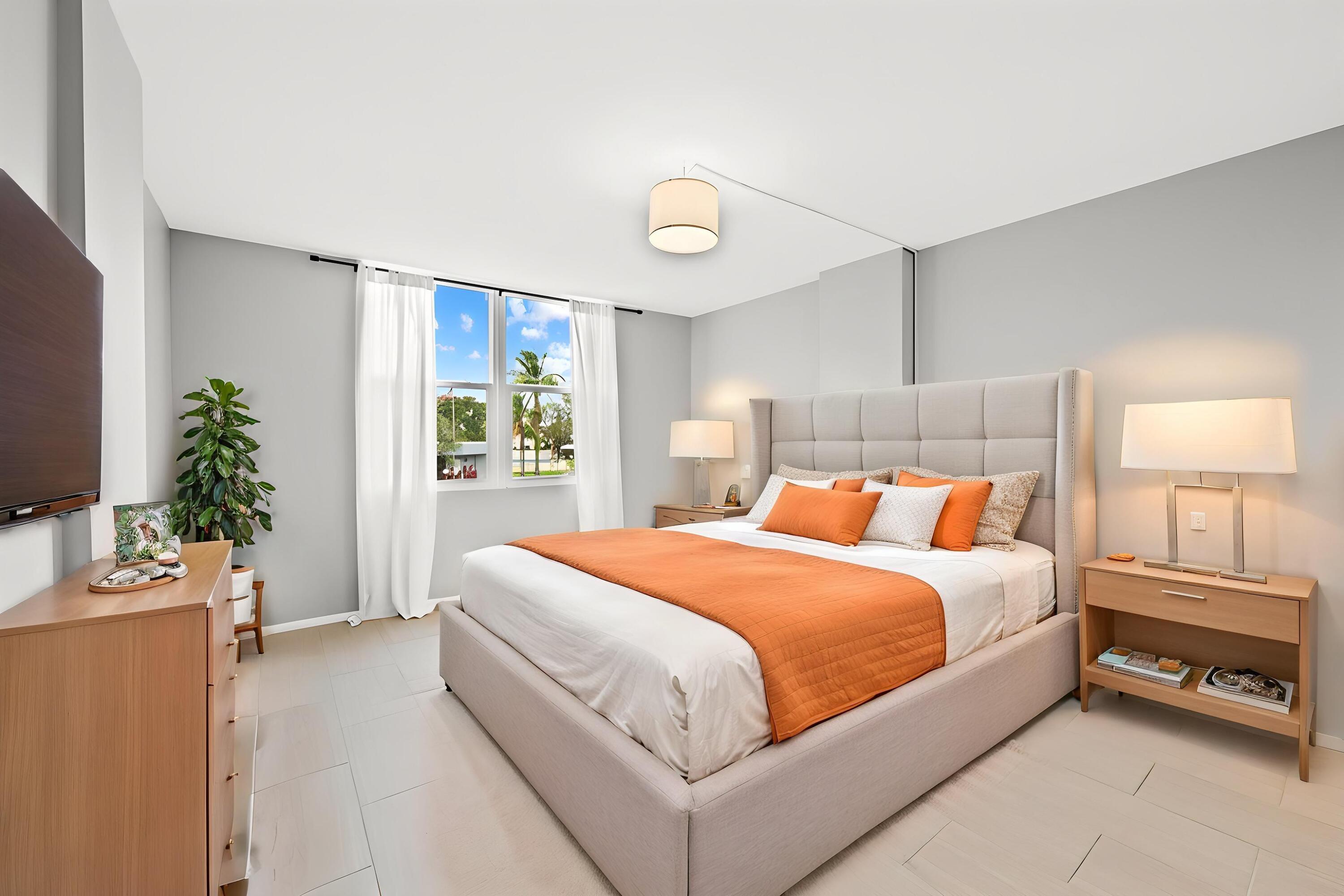 ROYAL PARK CONDO - Residential