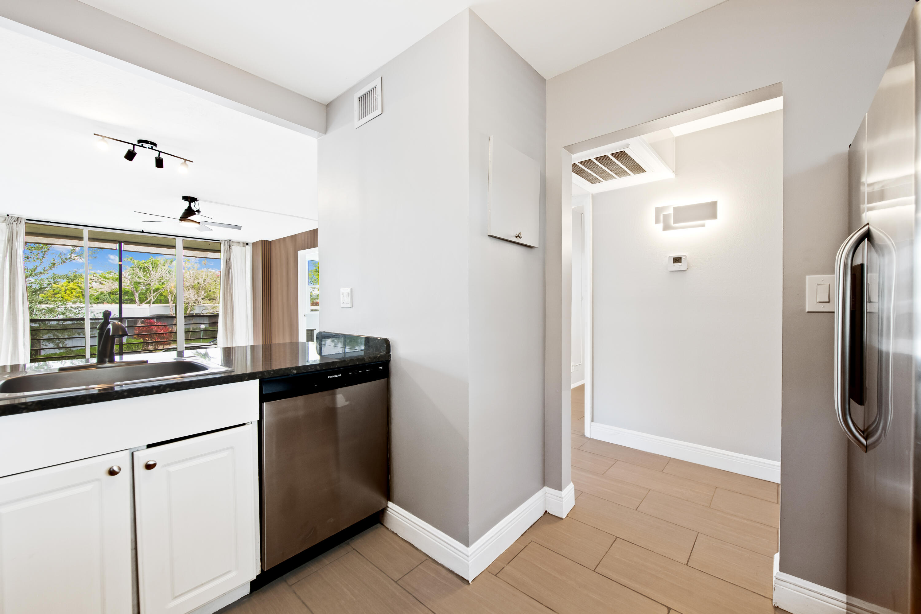 ROYAL PARK CONDO - Residential