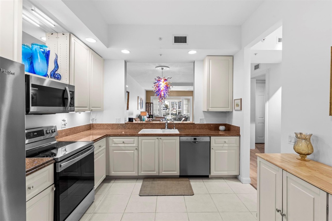 Harbour Isle East - Residential