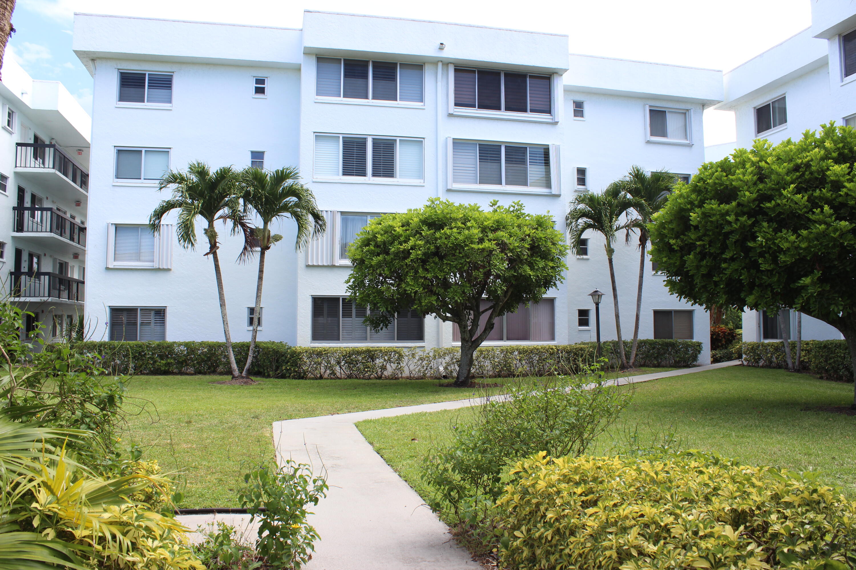 HAMLET AT POINCIANA CONDO - Residential