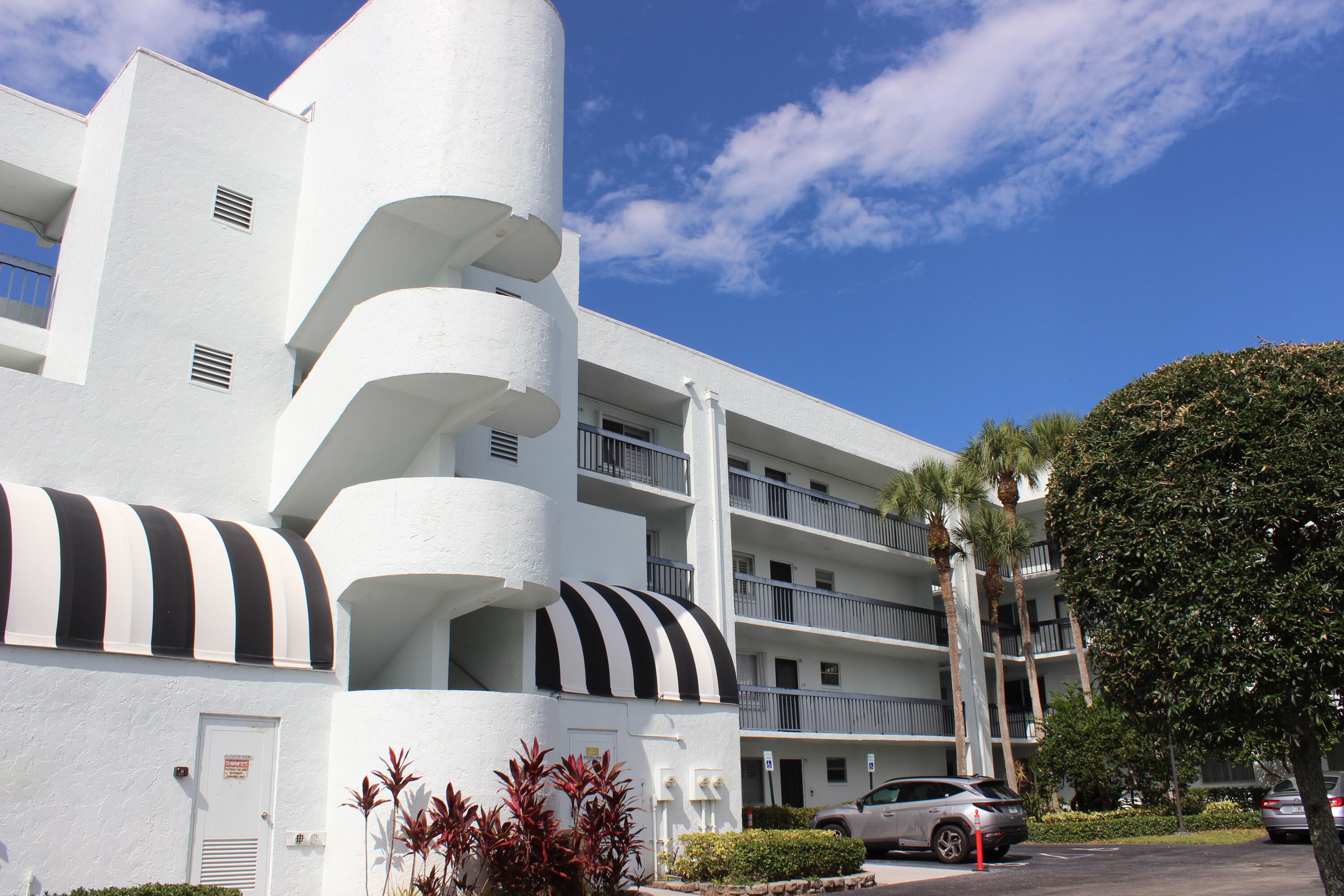 Welcome to this thoughtfully designed three-bedroom, two-bathroom condominium situated in the Hamlet at Poinciana Condo community in Lake Worth, Florida. This residence offers 1,505 square feet of finished living space ready to move in and located only steps for the nice and shine swimming pool. This community offers an active, amenity-rich 55+ lifestyle, featuring a central clubhouse that acts as the hub for social activities. Residents have access to a variety of recreational facilities, including a pay-as-you-play 18-hole executive golf course, fitness center, tennis, pickleball, bocce and a, Mel's Way Bistro and much more.