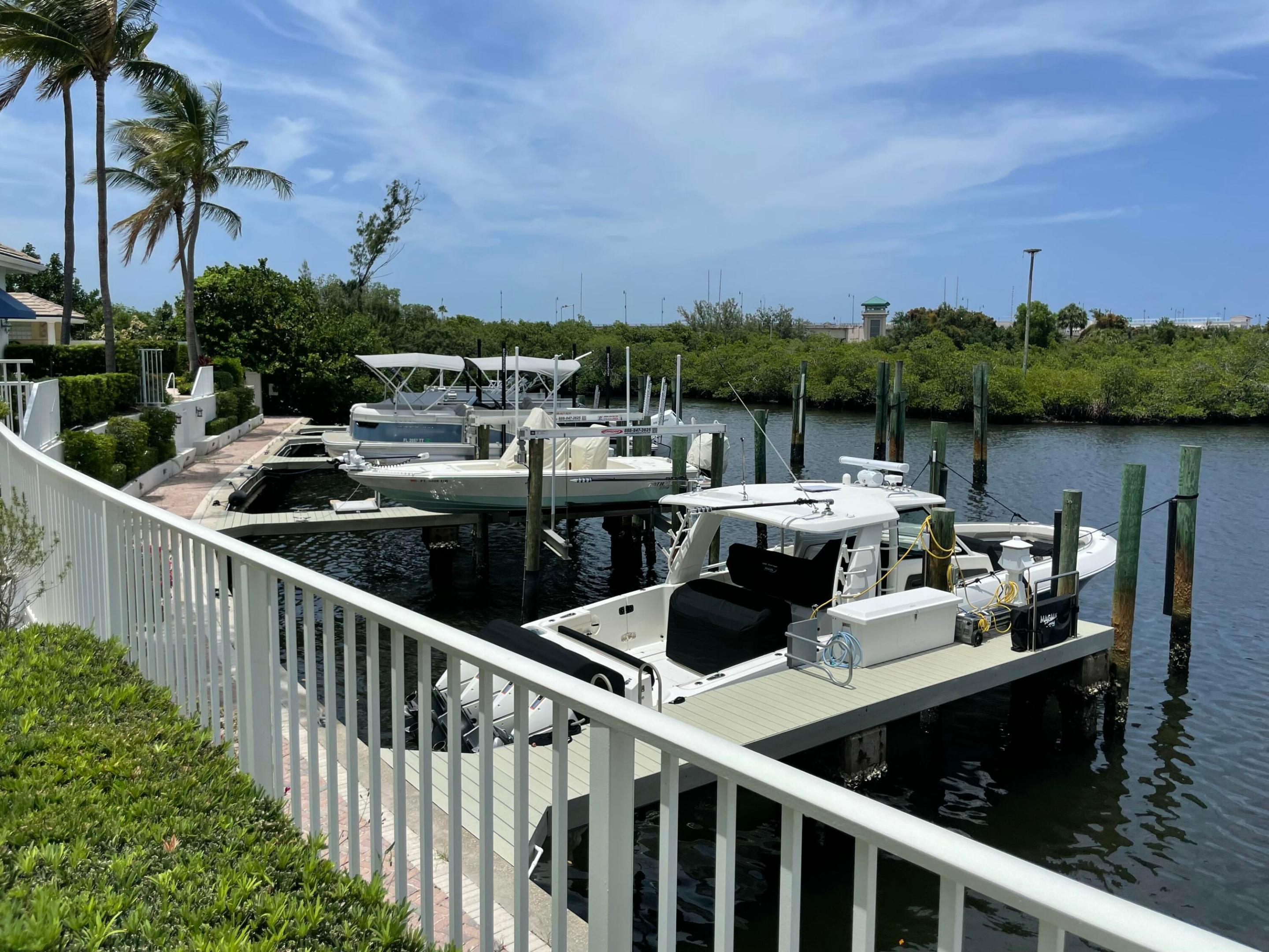 HARBOUR AT JONATHANS LANDING - Residential