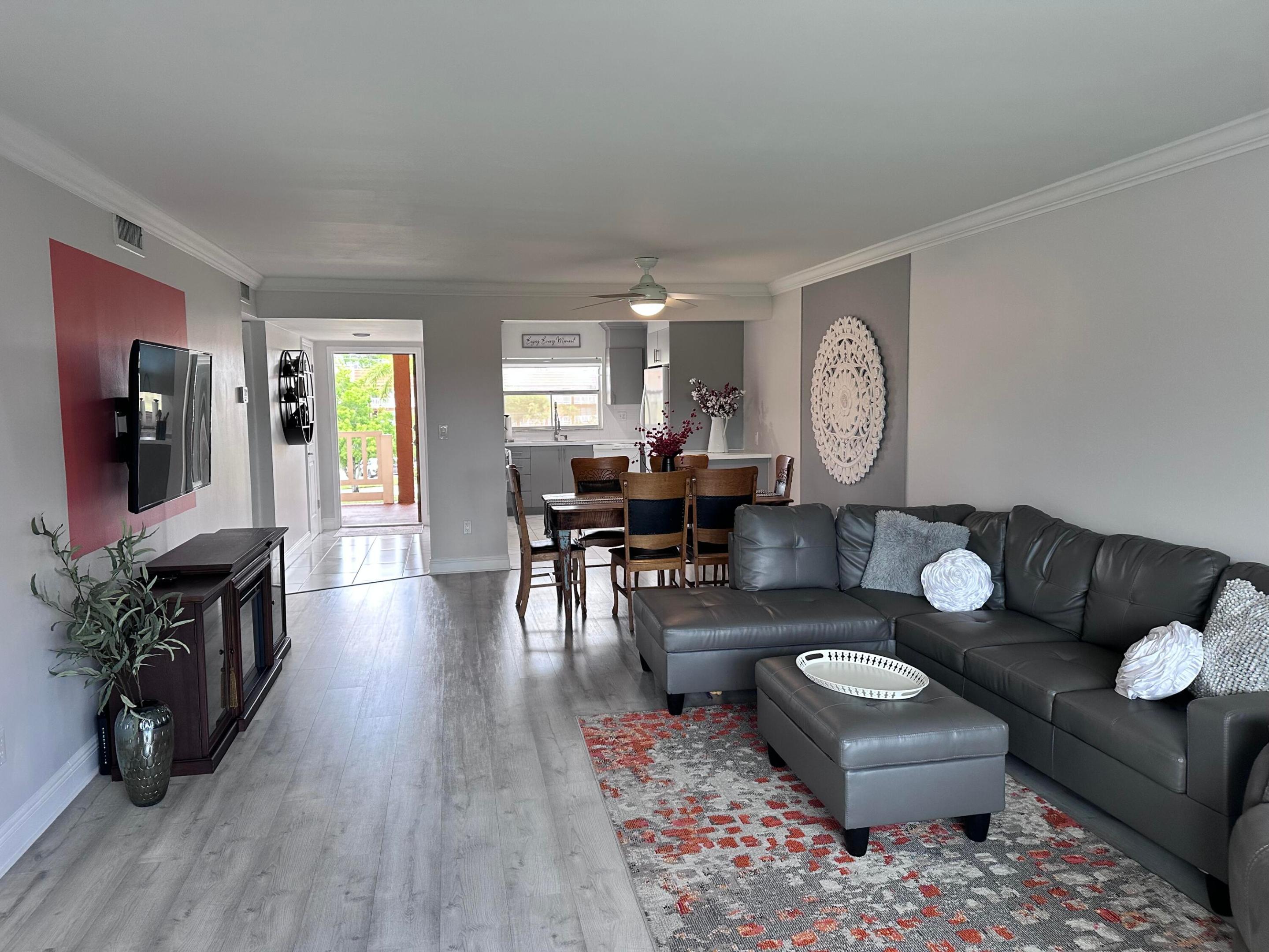 Sunrise Lakes Building 93 - Residential