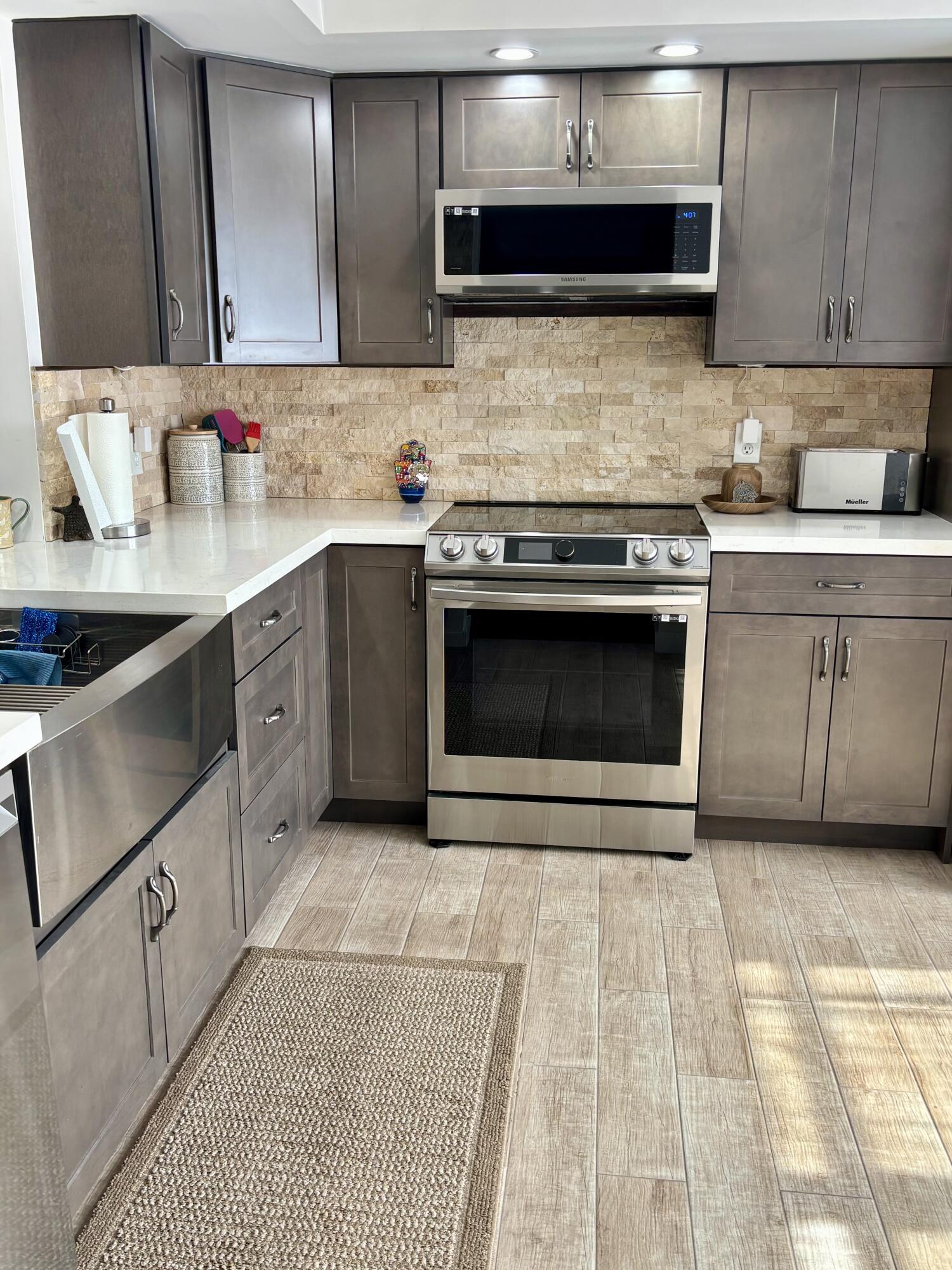 IVANHOE WEST AT CENTURY VILLAGE - Residential