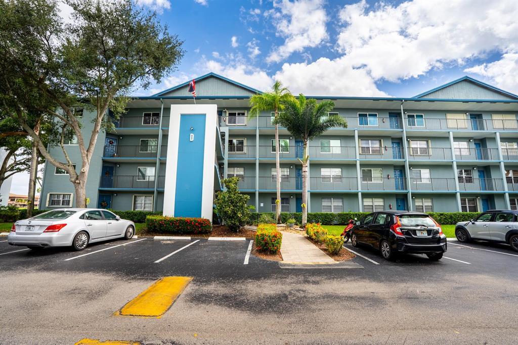 IVANHOE WEST AT CENTURY VILLAGE - Residential