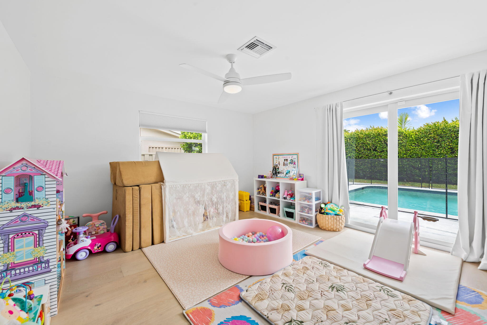 BERMUDA-RIVIERA SUB OF GALT - Residential