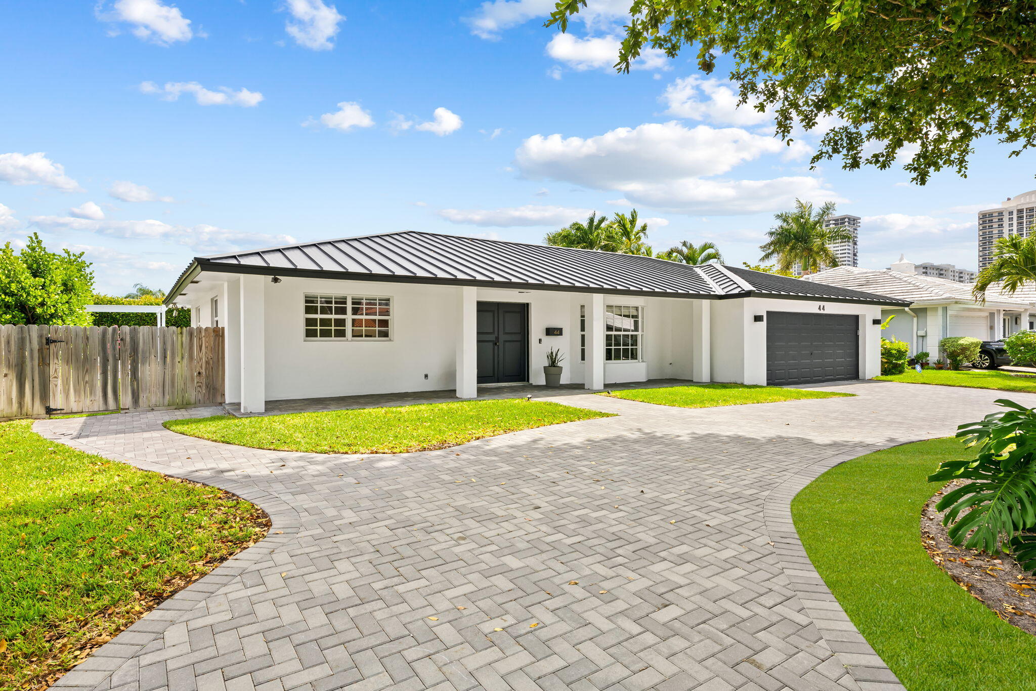 BERMUDA-RIVIERA SUB OF GALT - Residential