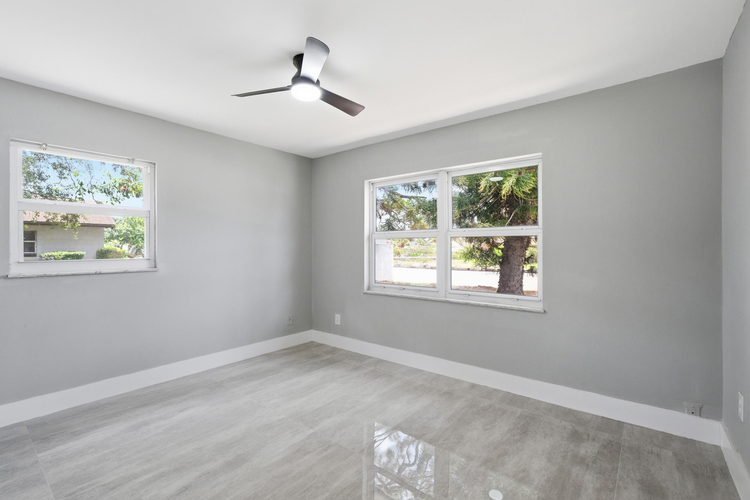 SHERATON PLAZA UNIT 4 REPLAT - Residential