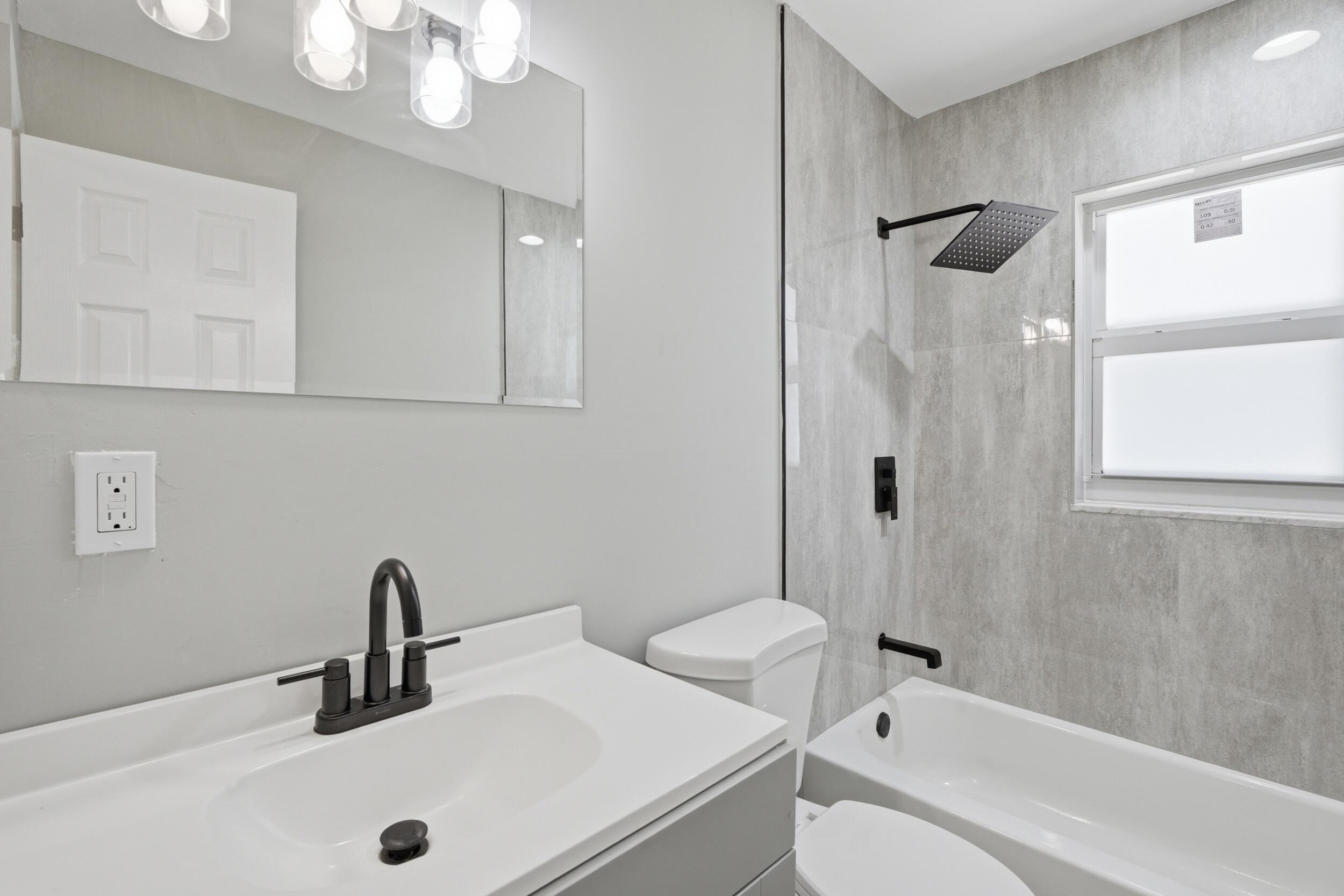 SHERATON PLAZA UNIT 4 REPLAT - Residential