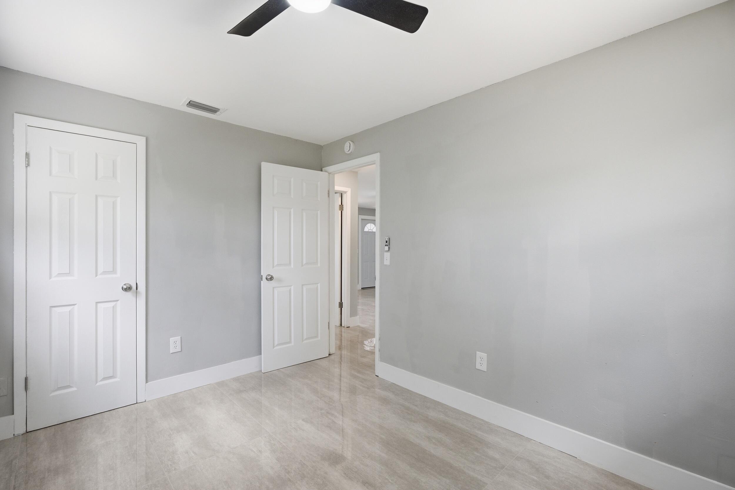 SHERATON PLAZA UNIT 4 REPLAT - Residential