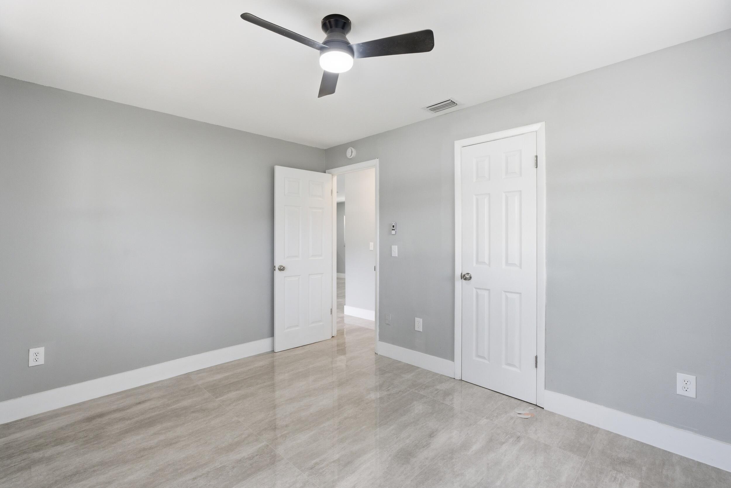 SHERATON PLAZA UNIT 4 REPLAT - Residential