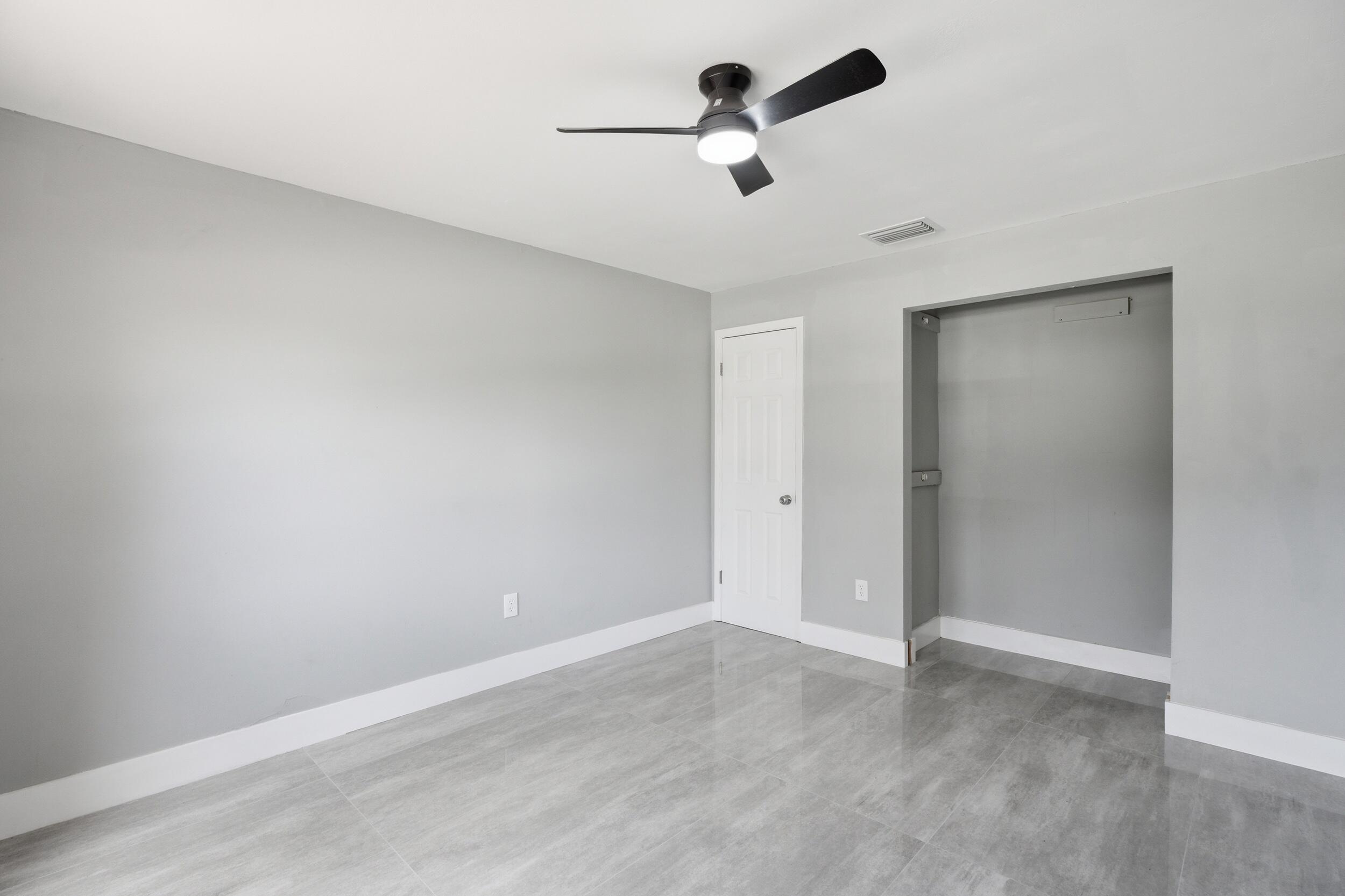 SHERATON PLAZA UNIT 4 REPLAT - Residential