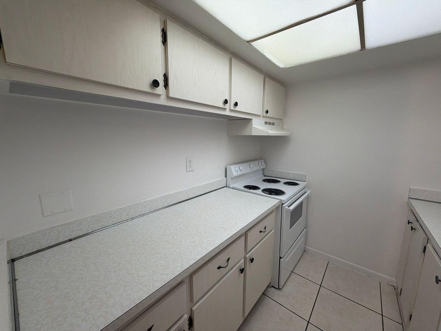 PALM BEACH LAKES SOUTH - Residential Lease