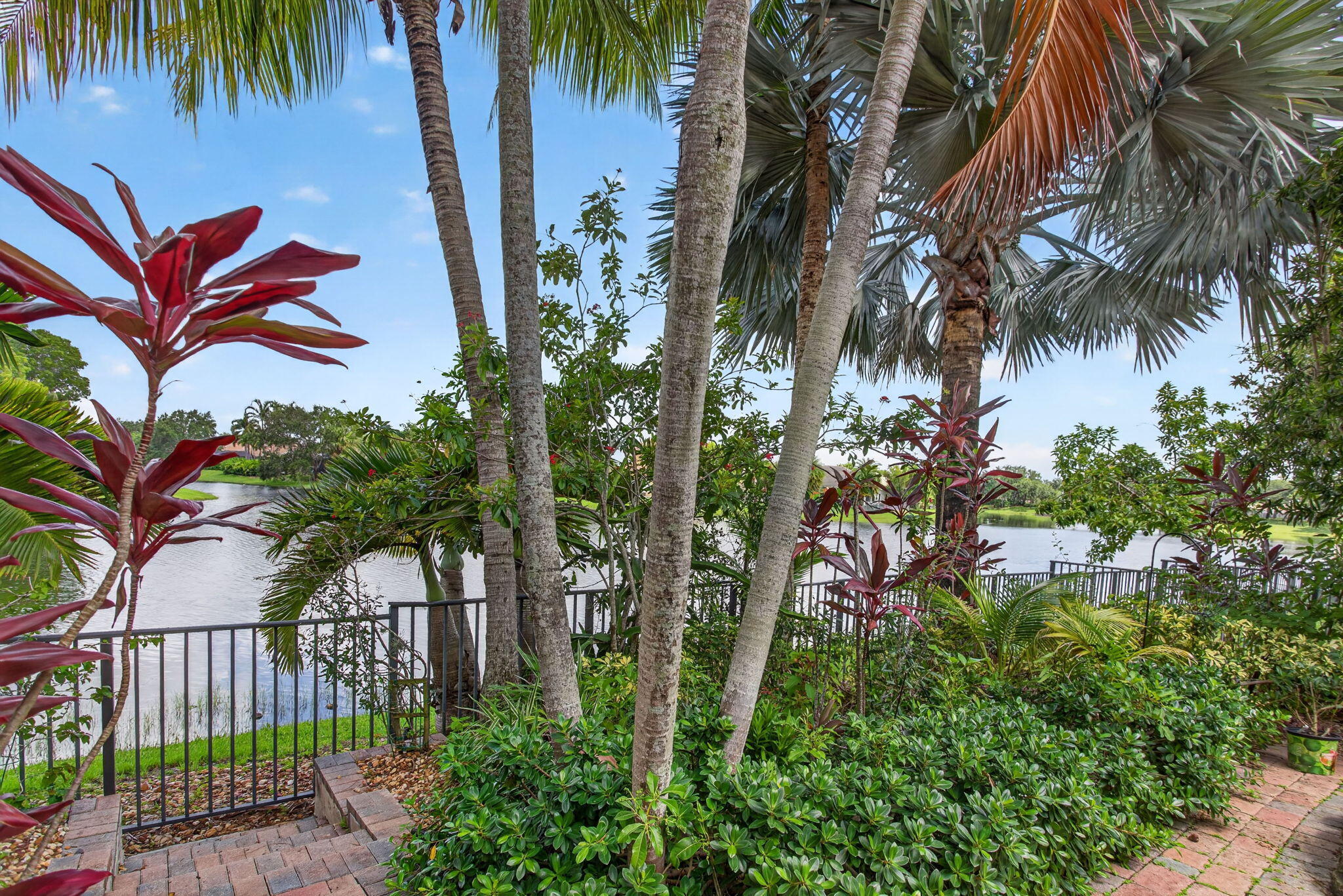 PARKLAND ISLES - Residential