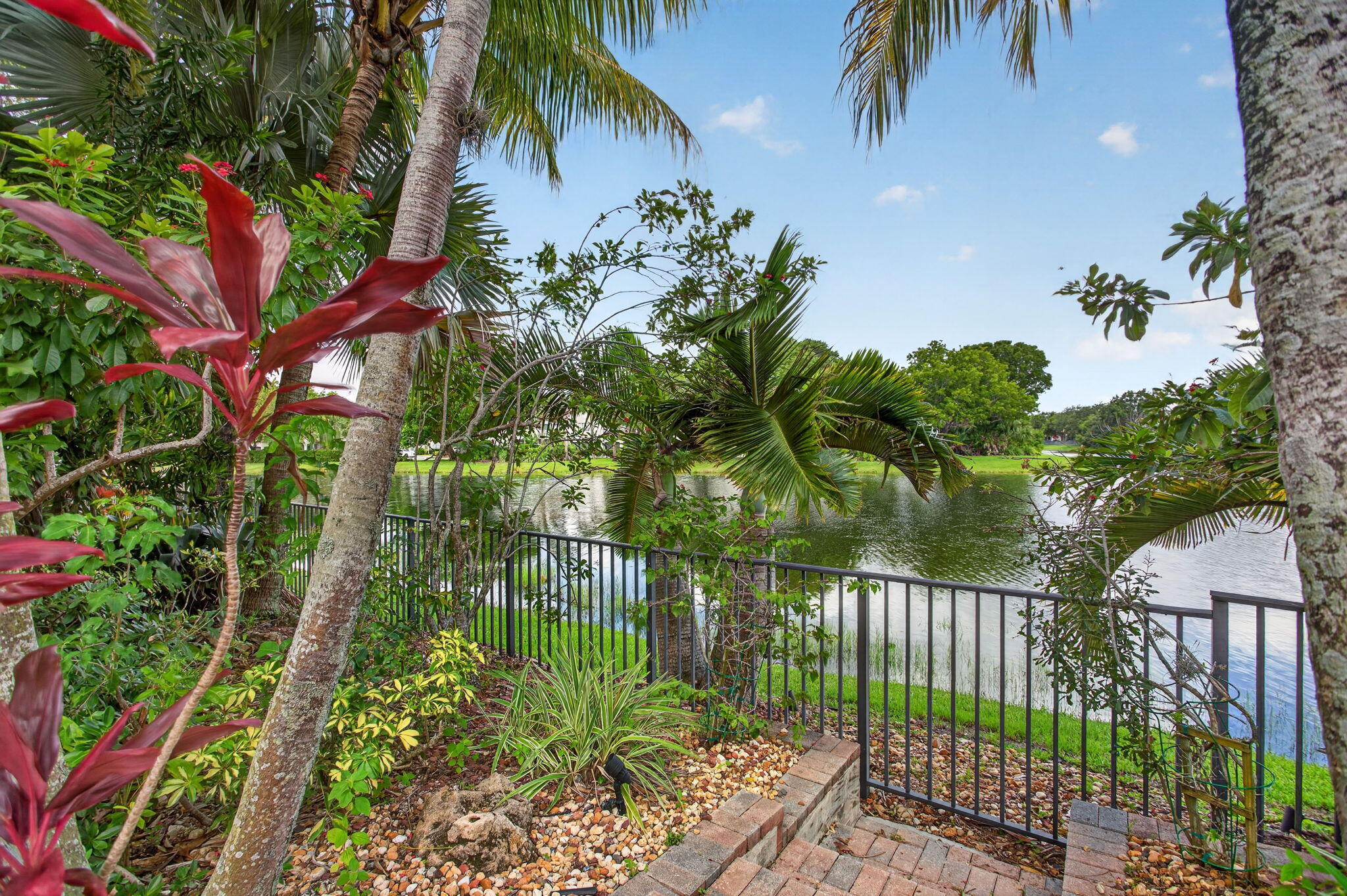 PARKLAND ISLES - Residential