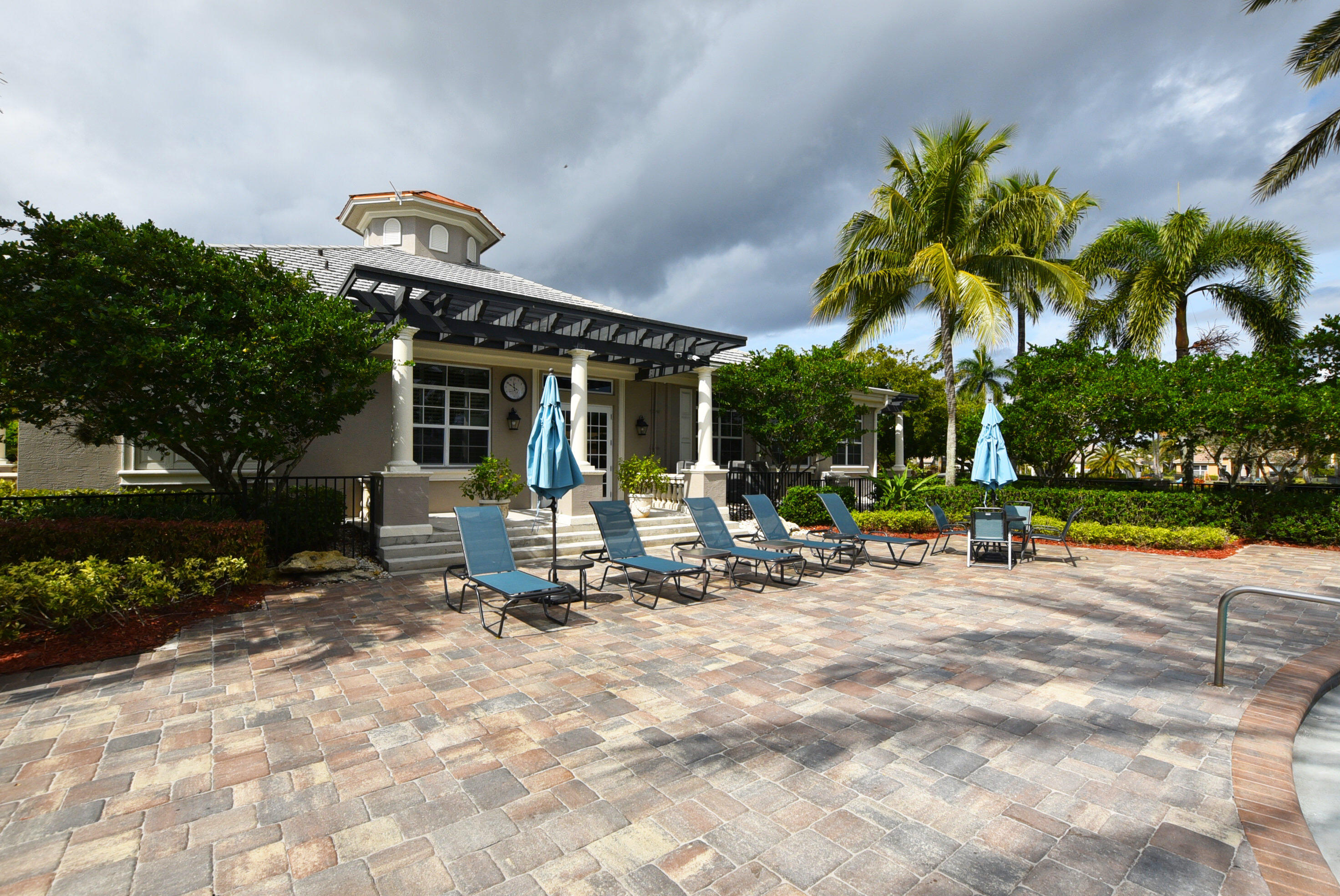 PARKLAND ISLES - Residential