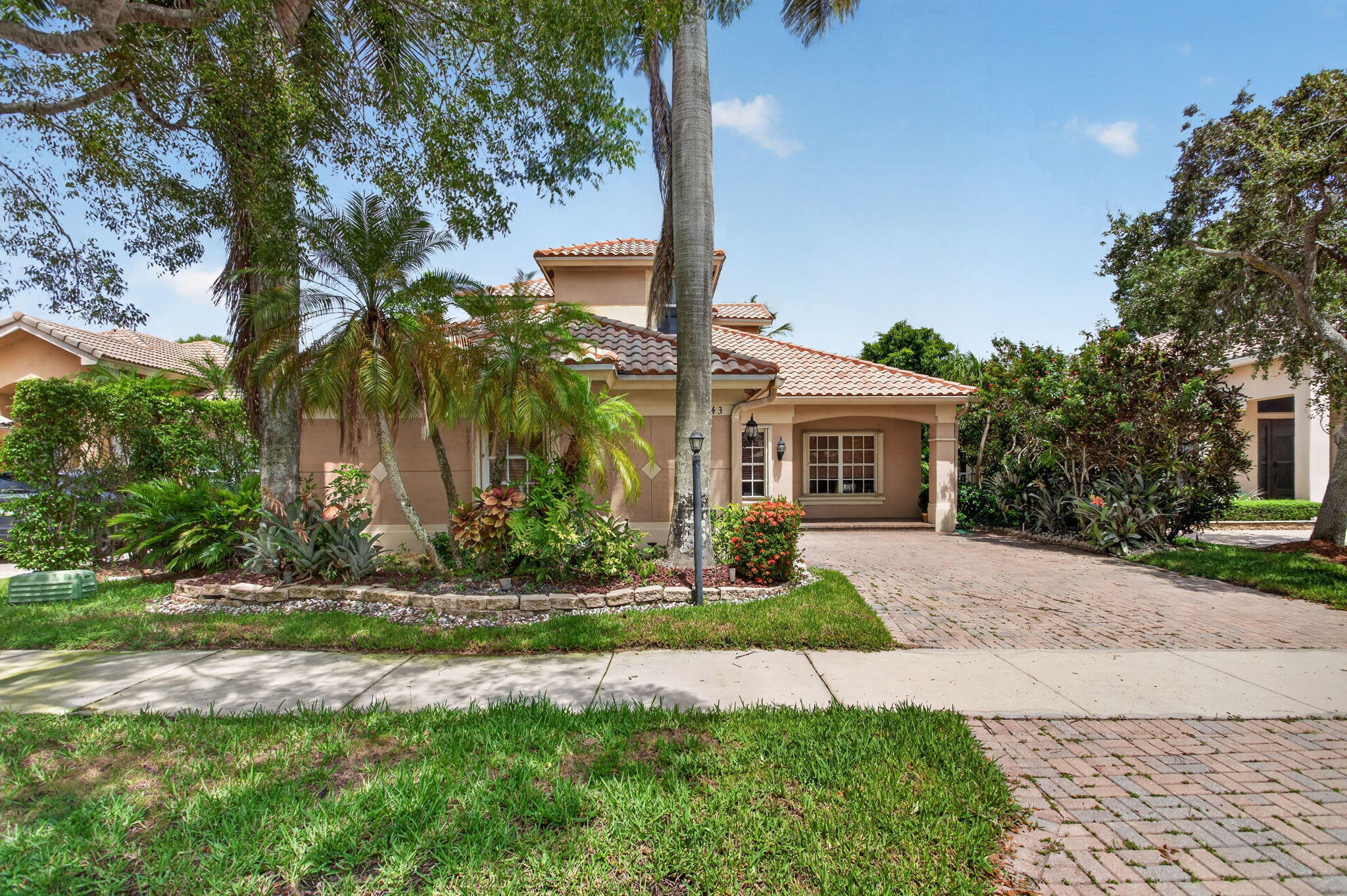 PARKLAND ISLES - Residential