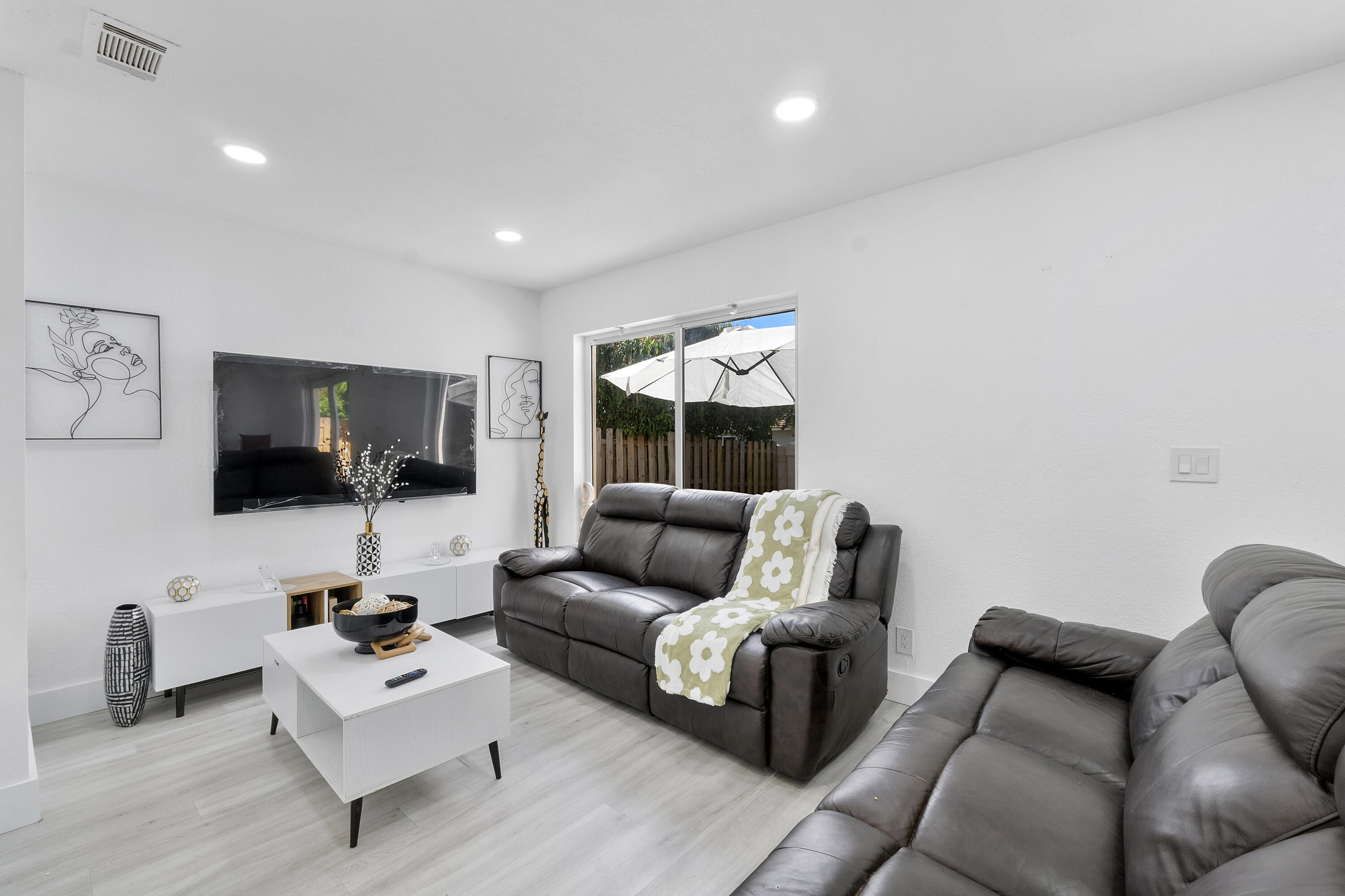CORAL BAY REPLAT SECTION ONE - Residential