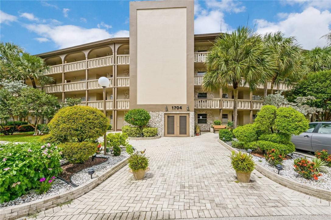 Wynmoor Andros - Residential