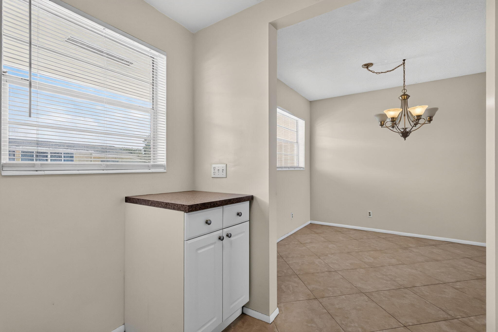 VILLAGE ROYALE CONDO 7 - Residential