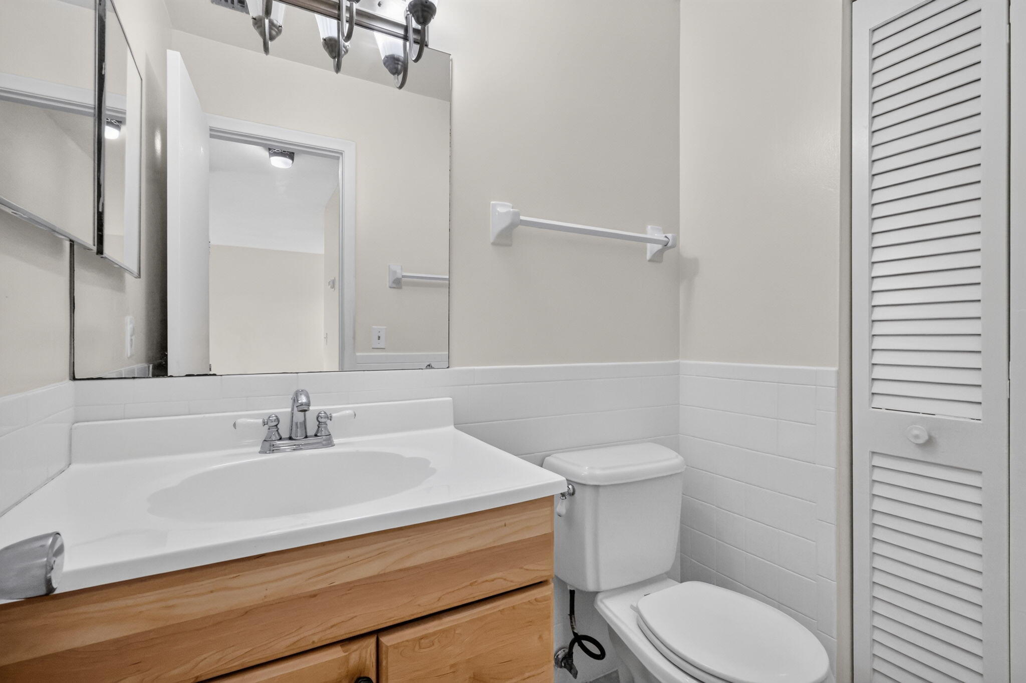 VILLAGE ROYALE CONDO 7 - Residential